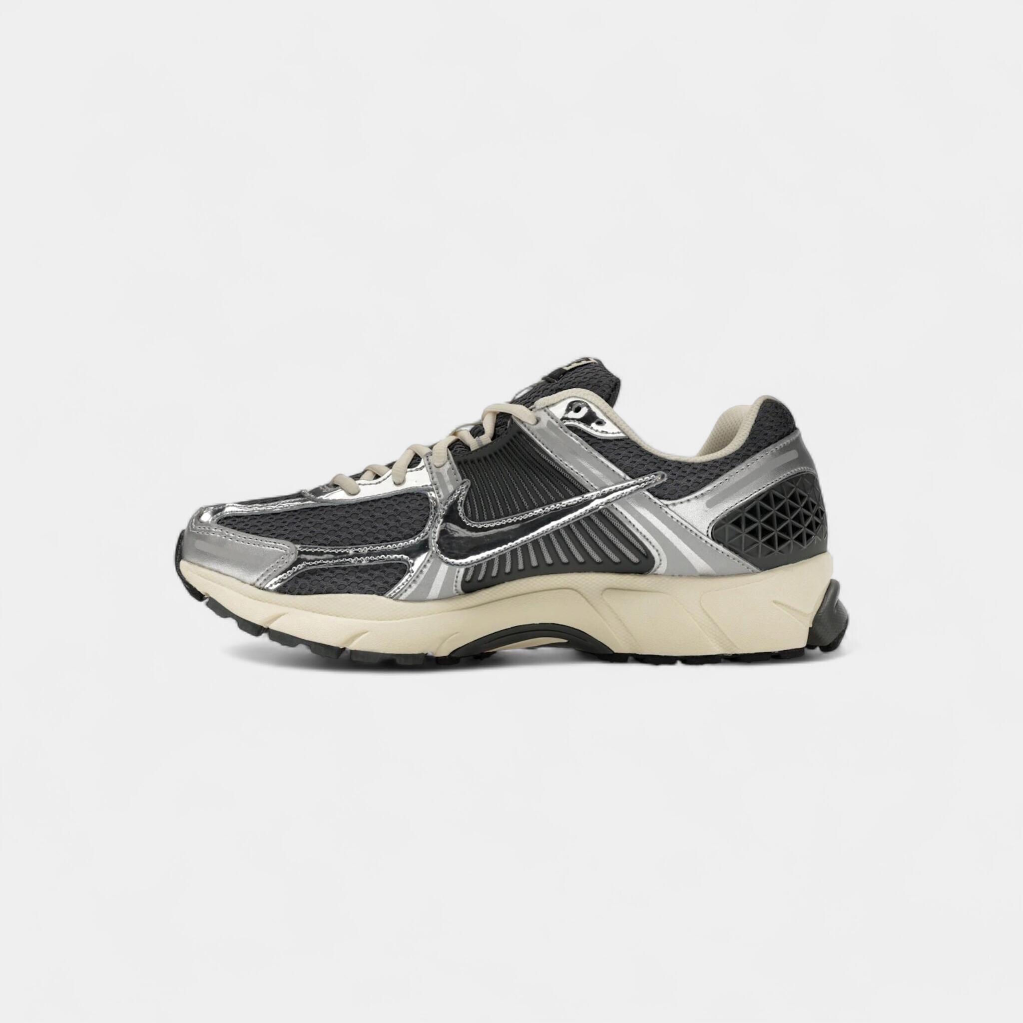 Nike Zoom Vomero 5 Iron Grey Chrome 4/4