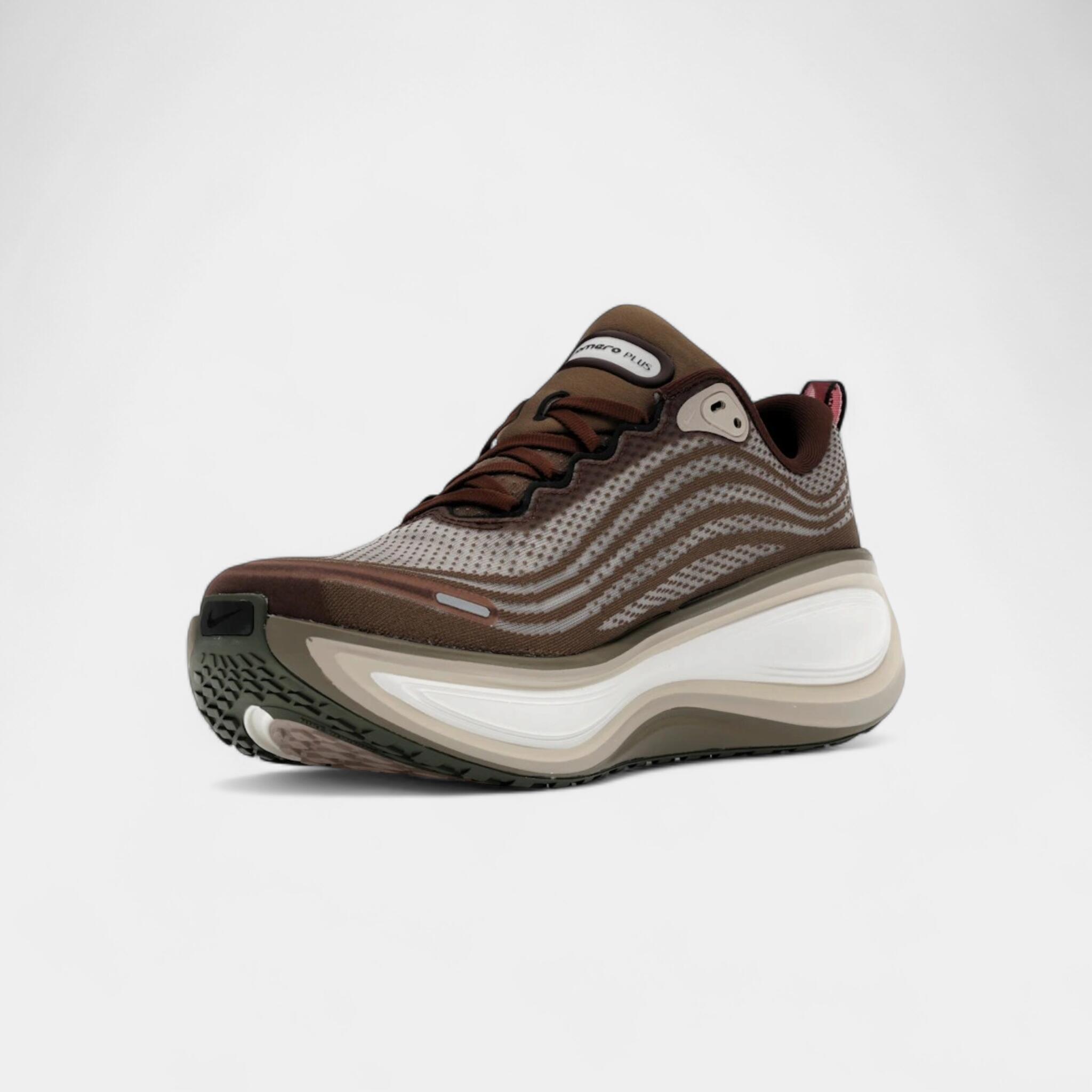 Nike Vomero Plus Caldera Brown Dark Field Brown 3/4