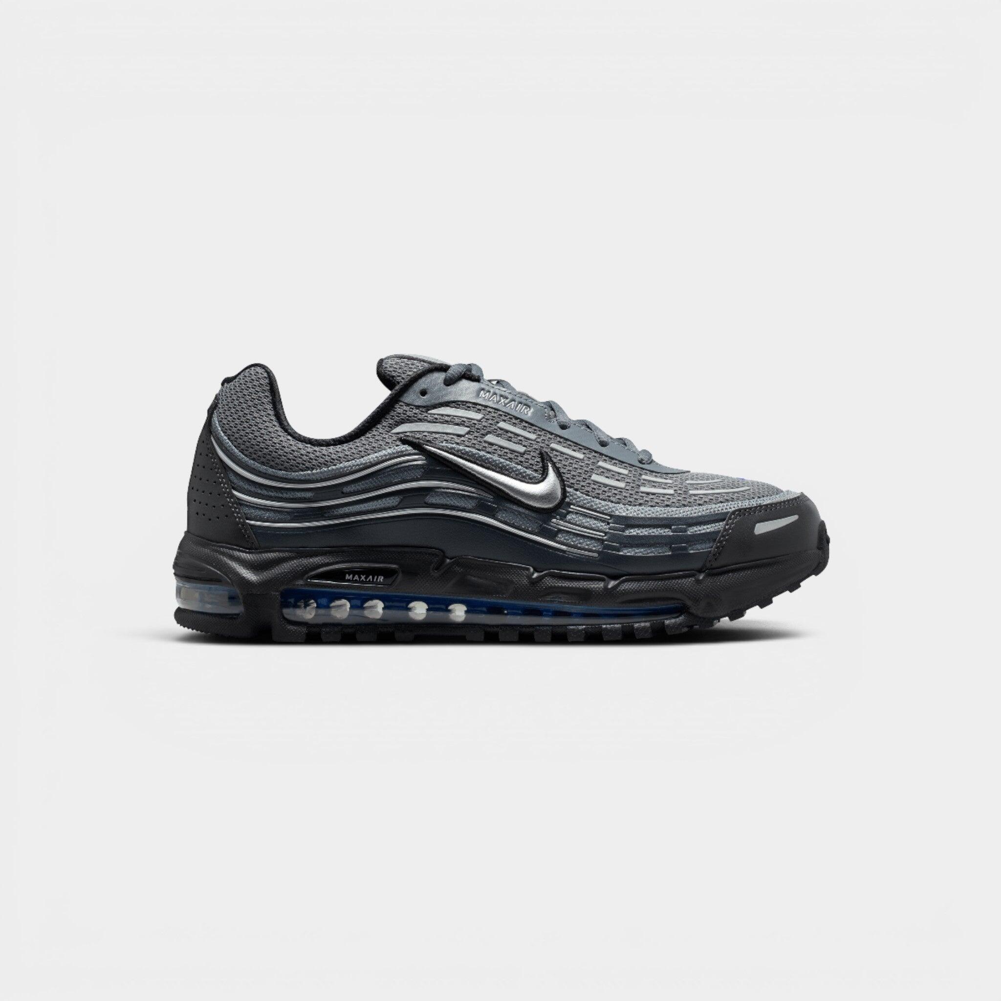 NIKE picture