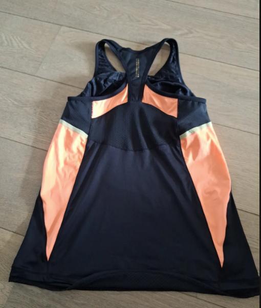 Entre Particuliers - top avec soutien-gorge de sport 2/3