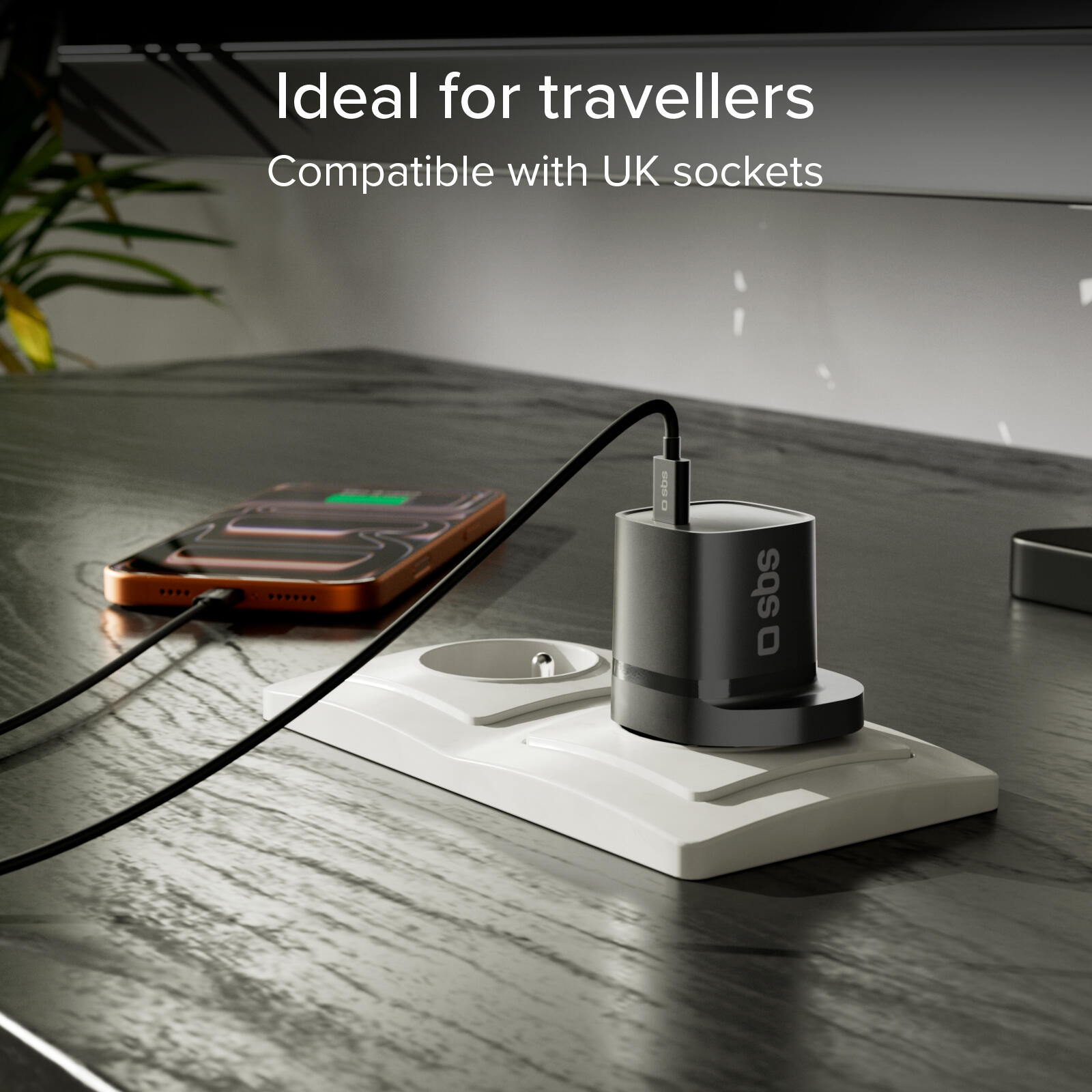 Caricatore caricabatterie con presa USB-C a 30W di potenza e spina inglese UK 6/7