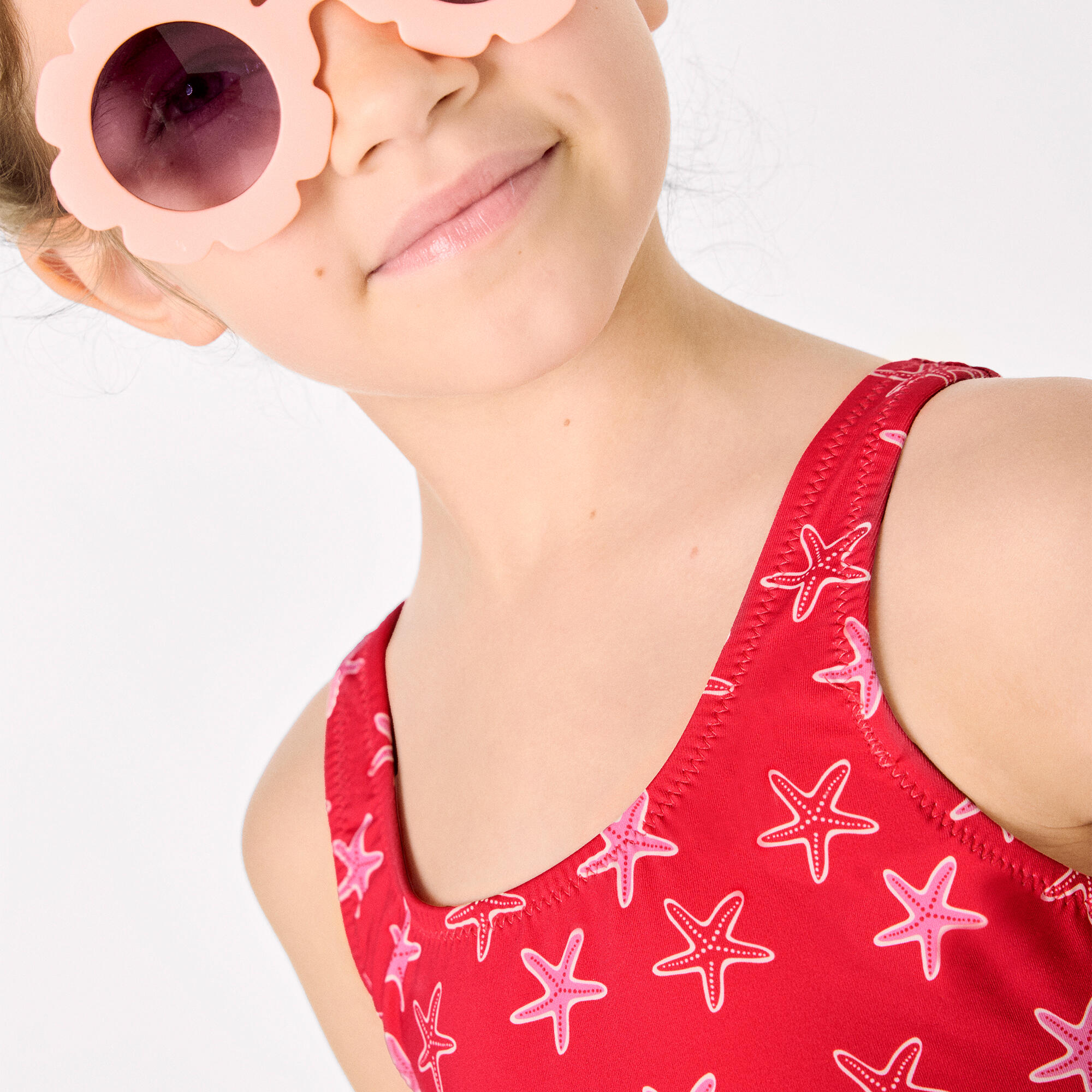 Bikini niña detalles volantes y lazos estampado estrellas marinas rojo 7/7
