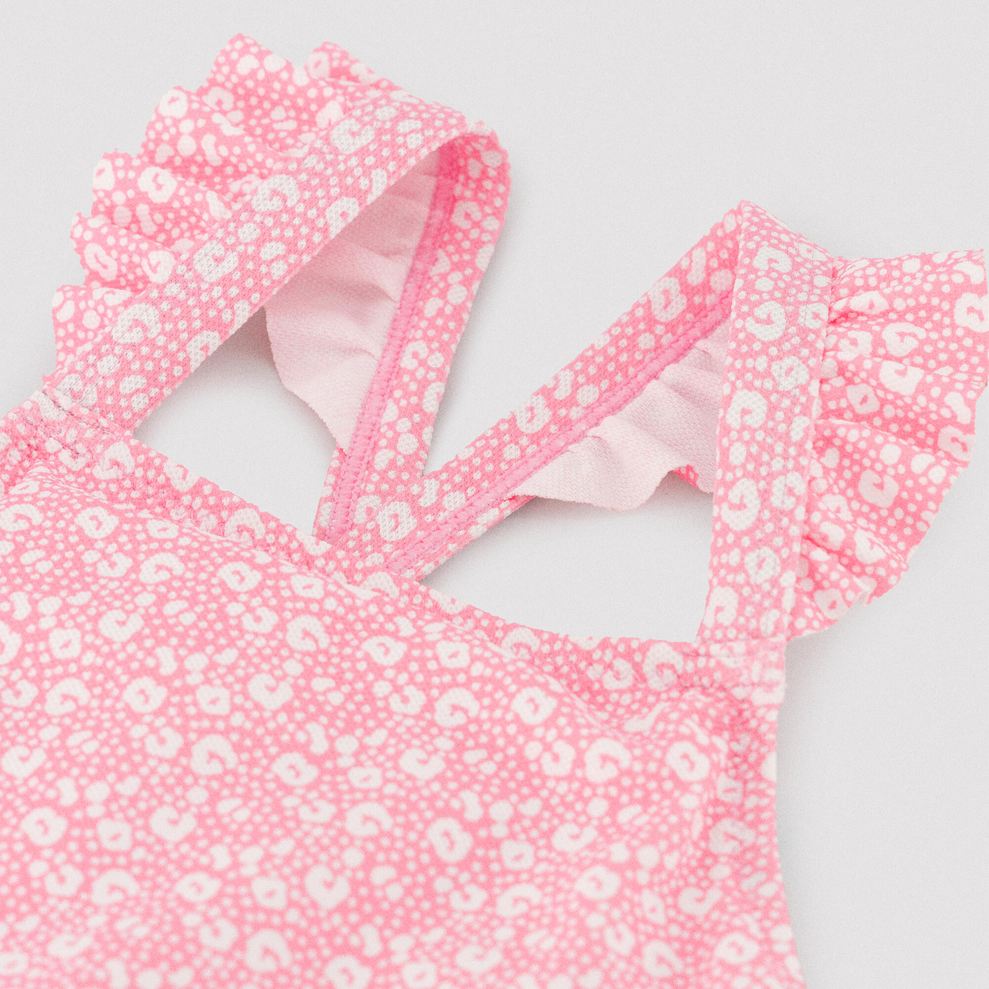 Bañador niña detalles volantes y tirantes cruzados estampado leopardo rosa 2/7
