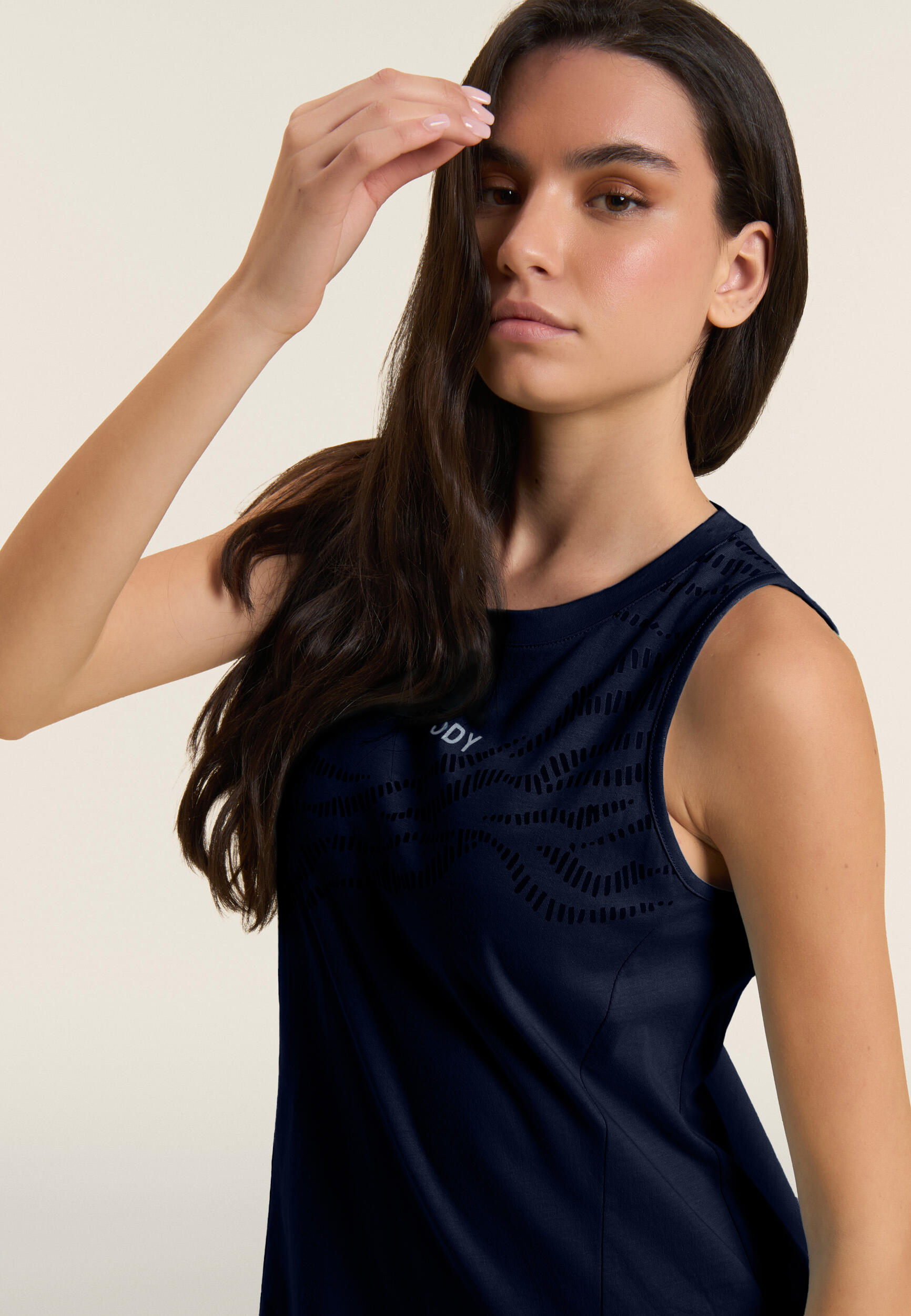 Robe à motif graphique et détails découpés 4/5