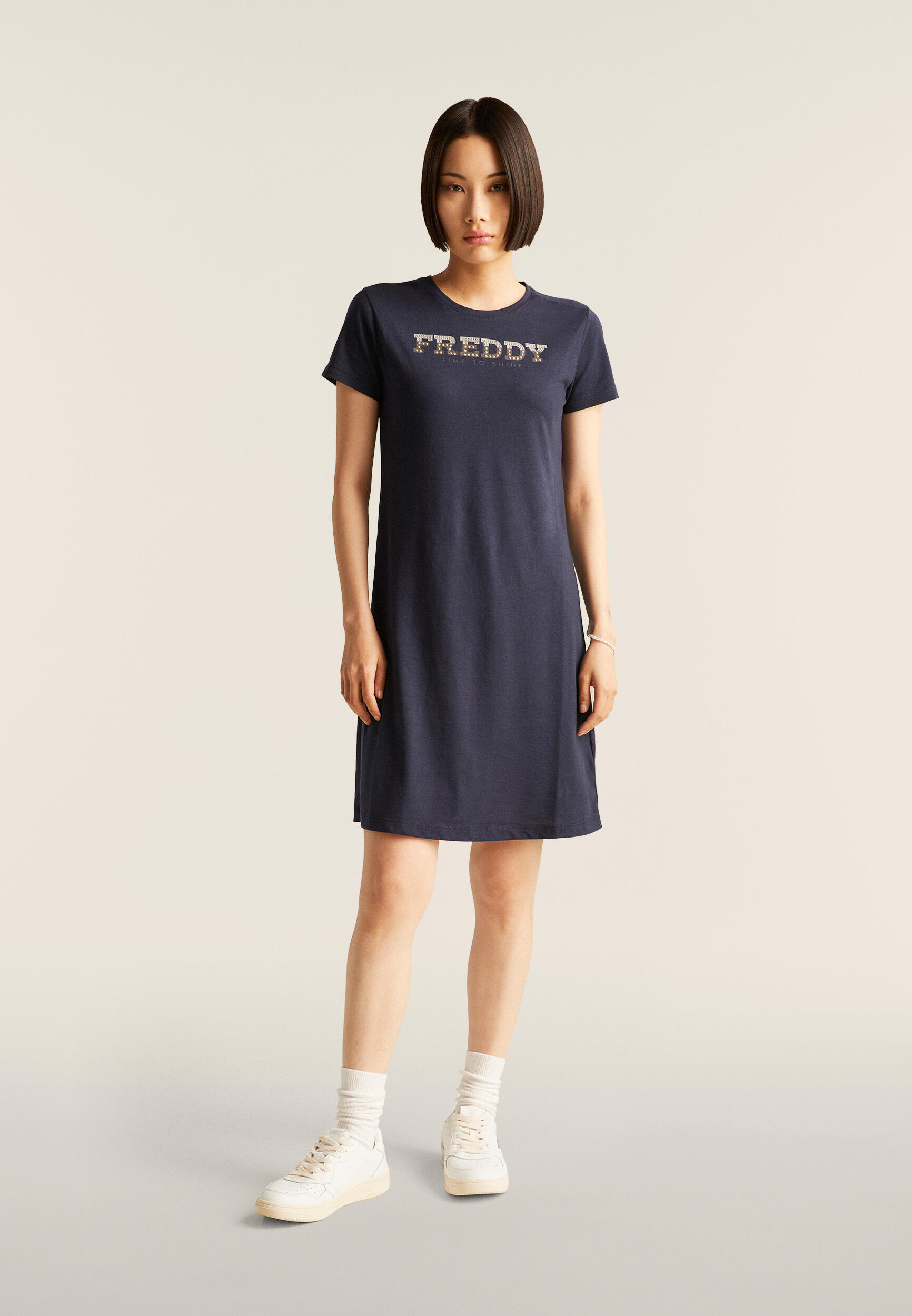 Robe en jersey avec perles dorées 2/4