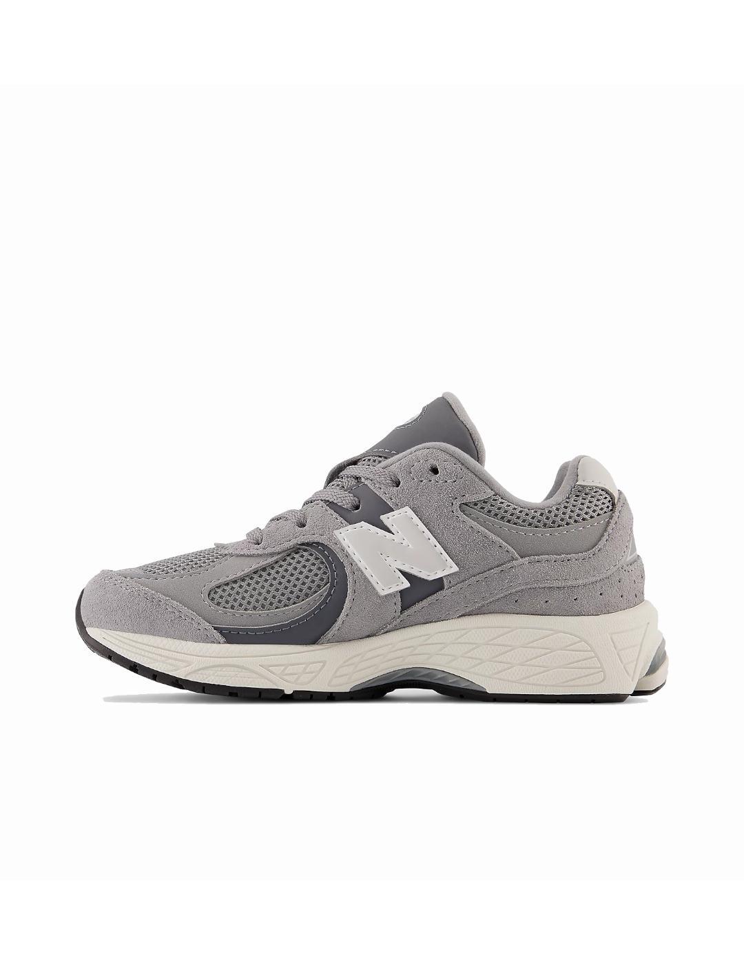 Sapatilhas para criança New Balance 2002st Cinza. 2/5