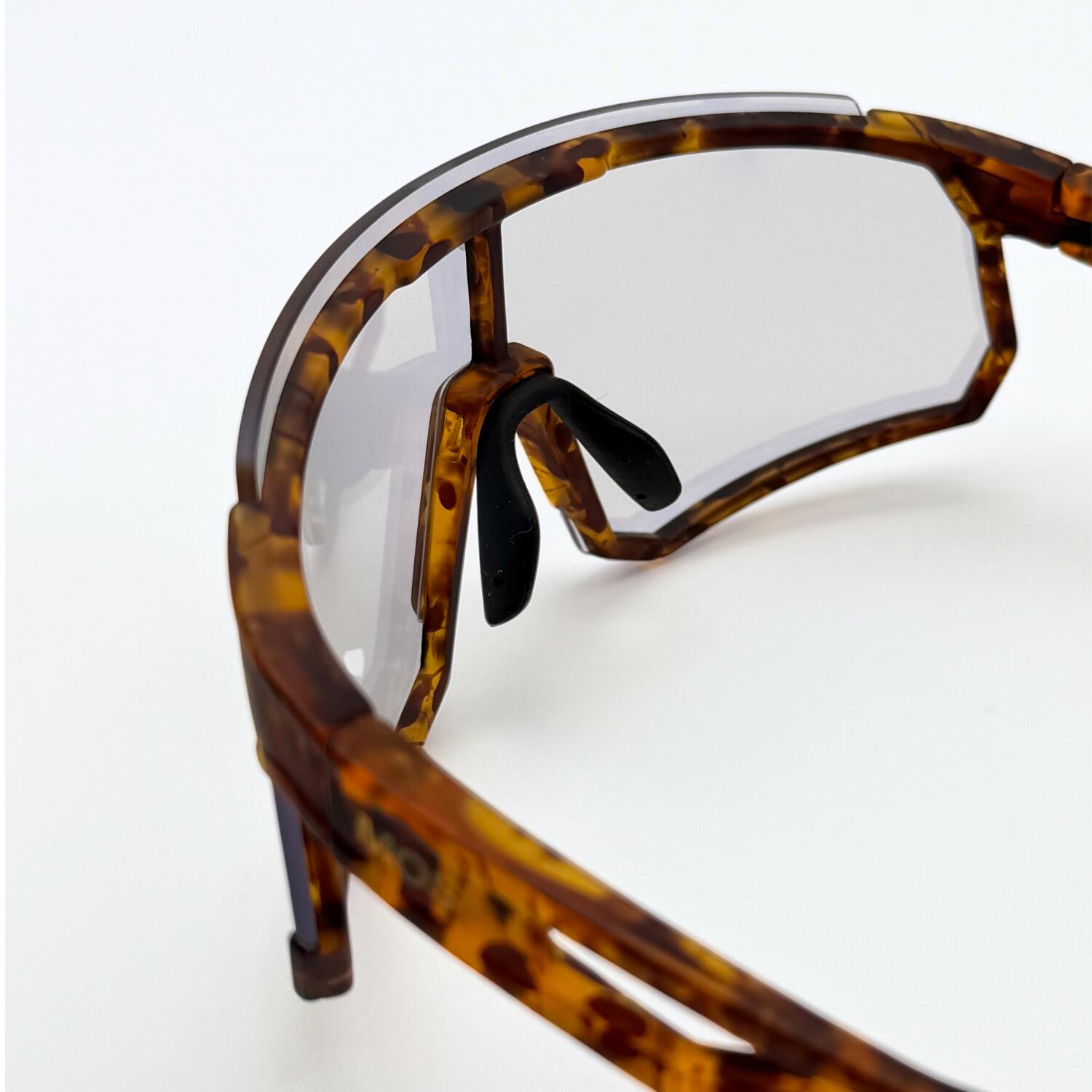 MOS EYEWEAR MENORCA TIGER PHOTOCHROMIC EVO SPORTZONNEBRIL 6/6