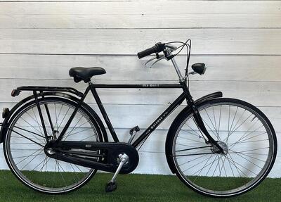 Batavus stadsfiets 28" zwart, city speed, met verlichting en standaard.
