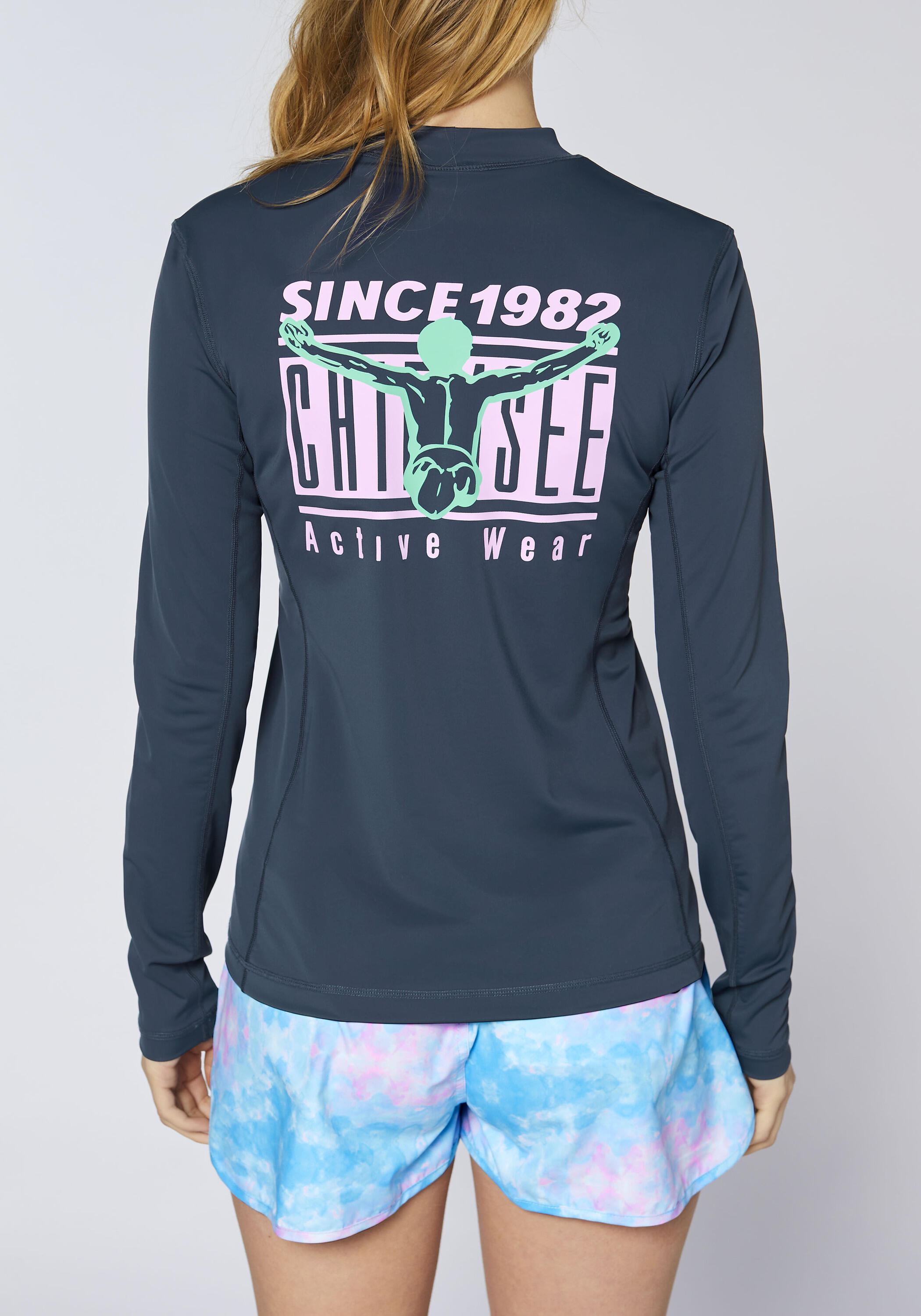 Badeshirt mit Front- und Rückenprint 7/7