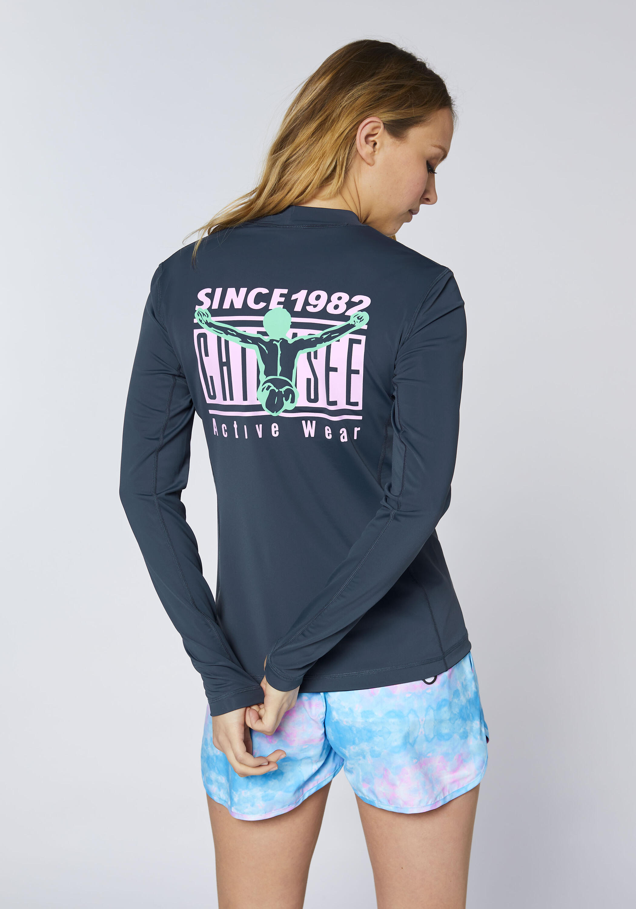 Badeshirt mit Front- und Rückenprint 4/7