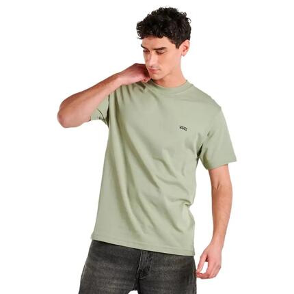 Camiseta Verde Vans Left Chest Soft Sage Básica de Corte Regular