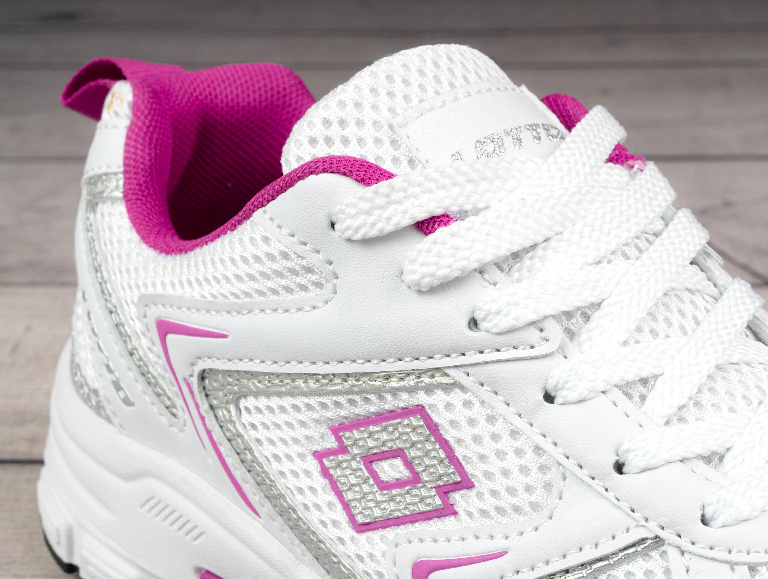 Lotto KITAURA Damen Sneaker Low Top Schuhe 2400010U 1040 White/Pink 6/6