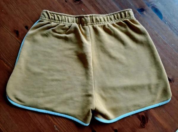 Tussen Particulieren - Sportieve short, Zara 2/3