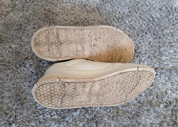 Tussen Particulieren - Witte sneakers met roze details 6/6