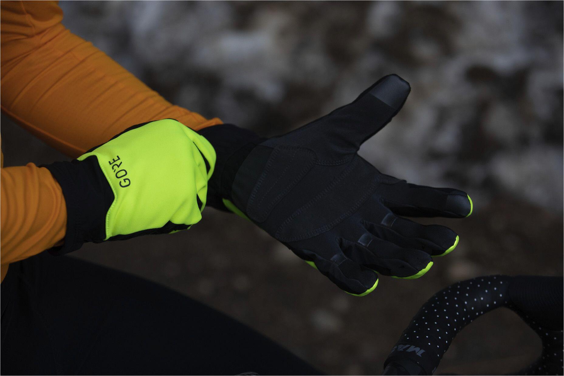 Unisex Gore Wear Gore-Tex infinium Mid Long Gloves Black/Yellow 2/4