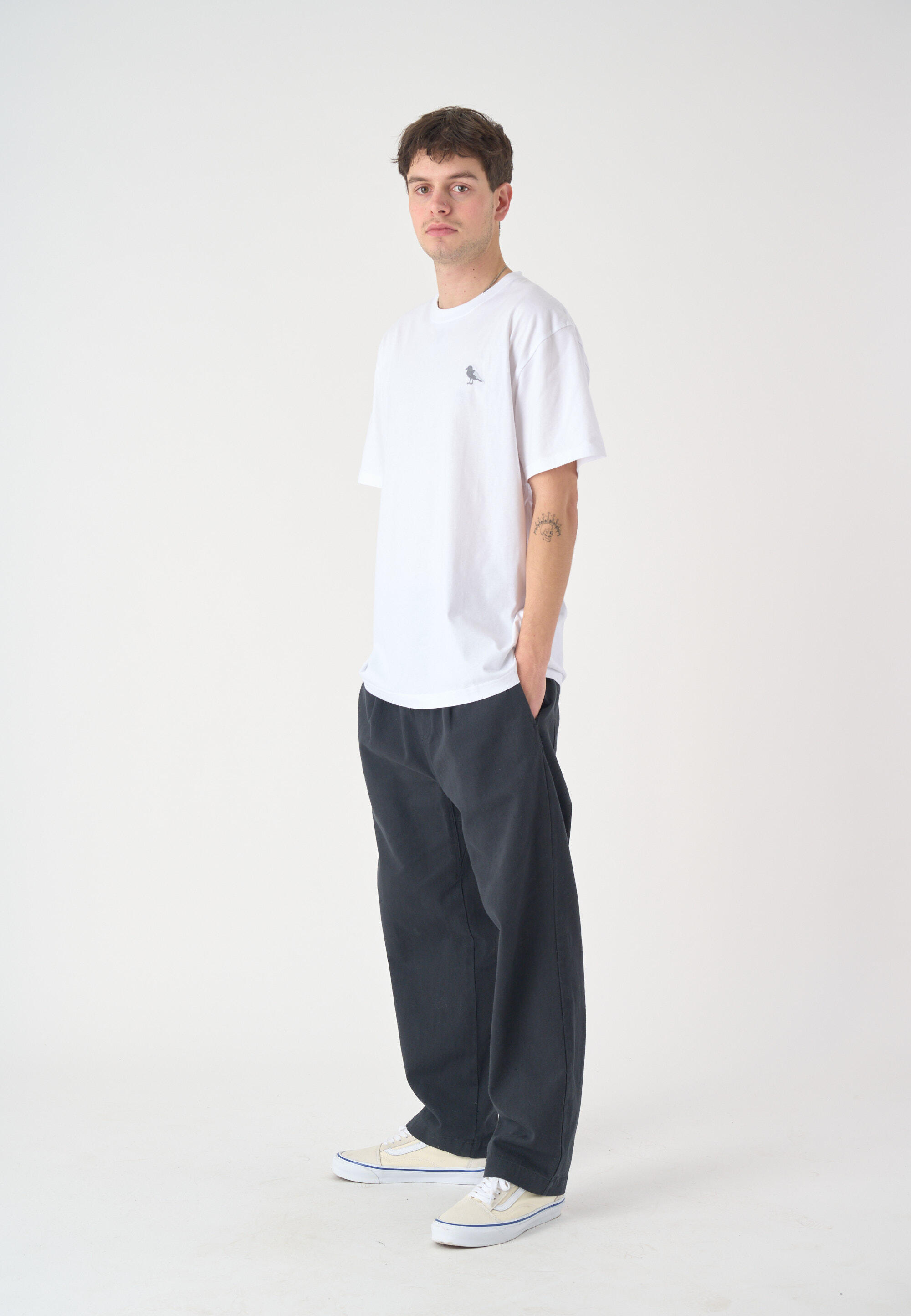 T-Shirt Embroidery Gull Mono 5/5