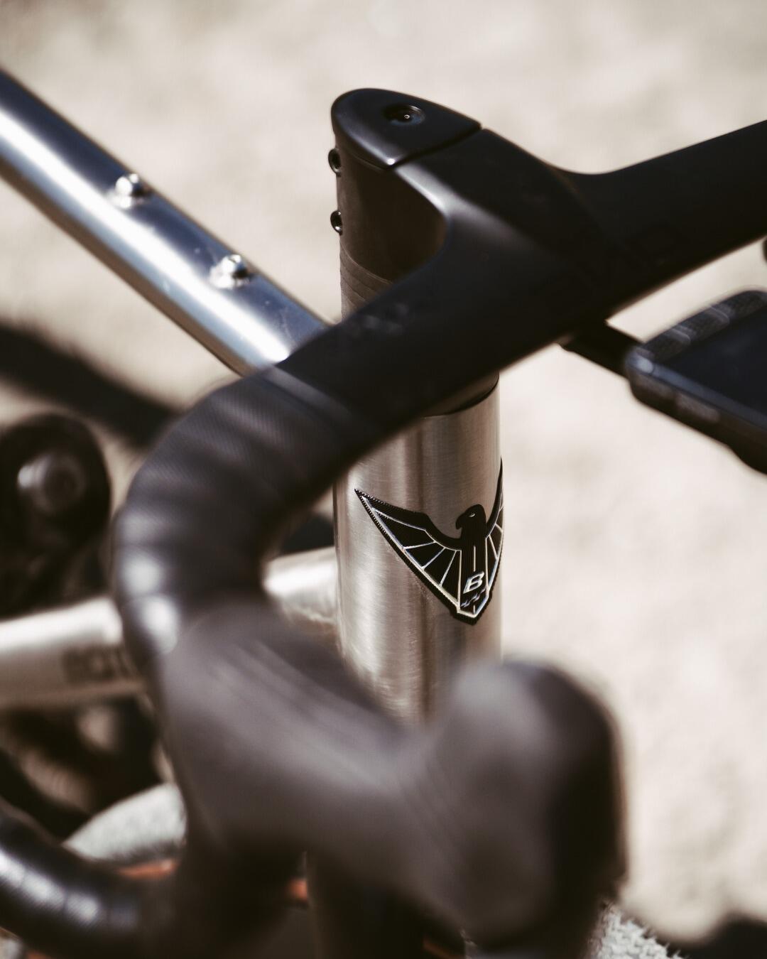 Gravel TITAN 52BZ Shimano GR825 Di2 24V 3/7