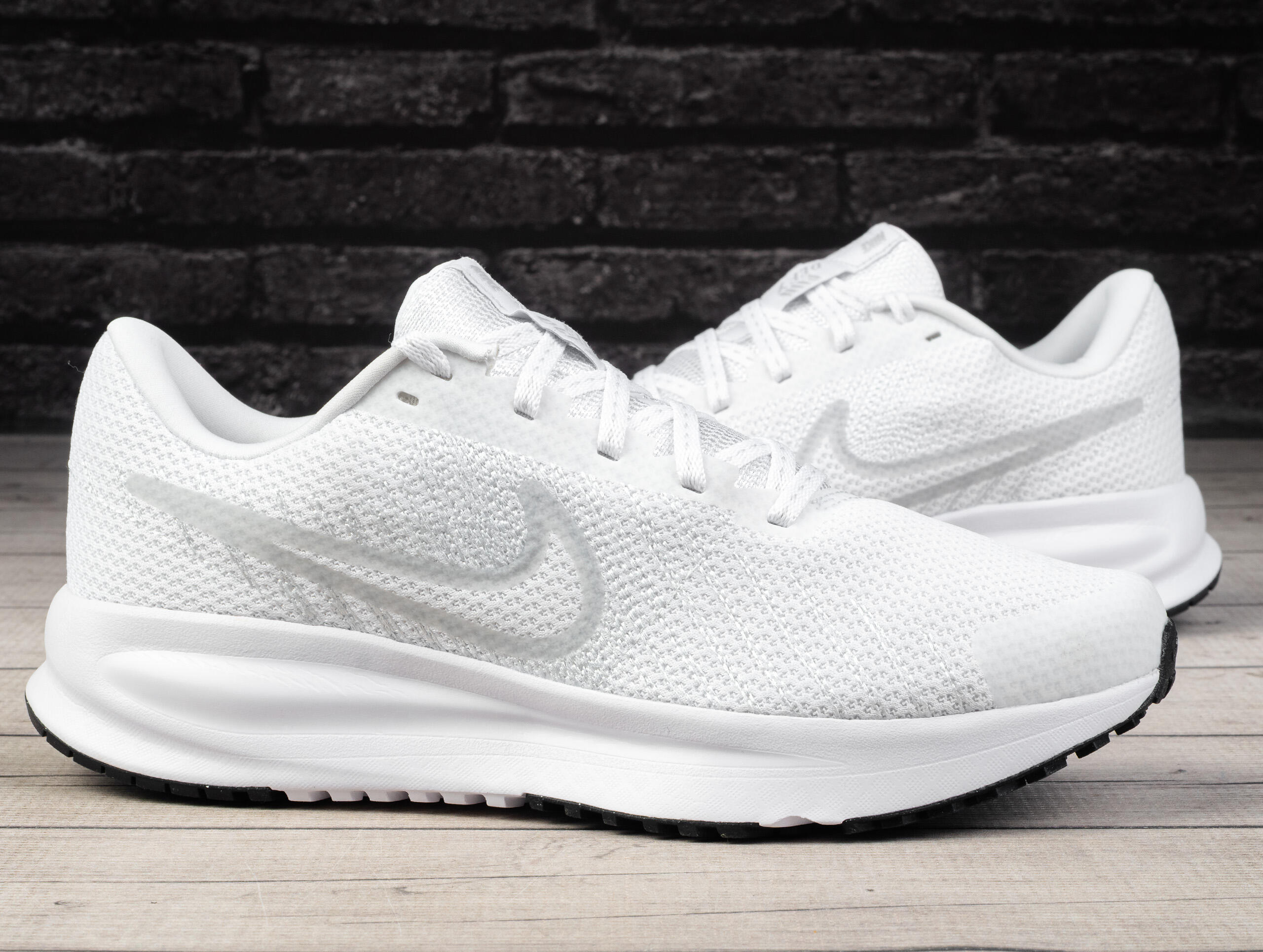 Nike Run Defy White 2/6