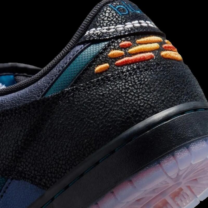 SB Dunk Low Pro Bluetile Skateboards