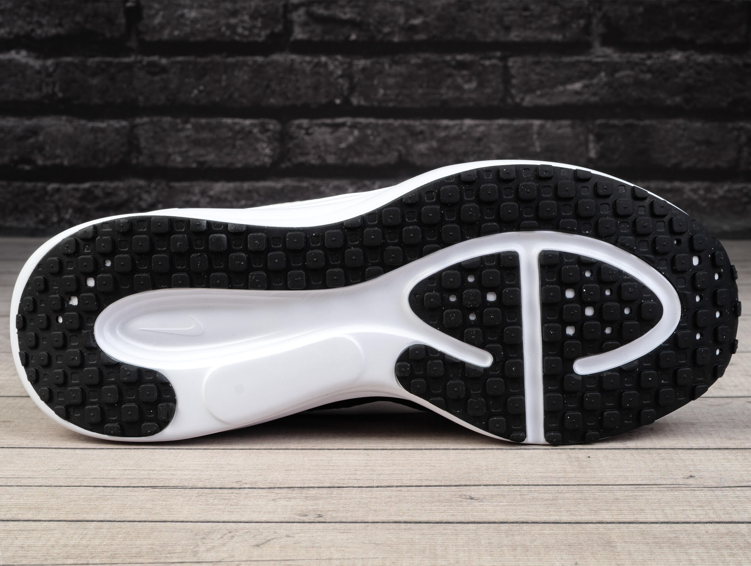 NIKE REVOLUTION Herren-Laufschuhe 5/7