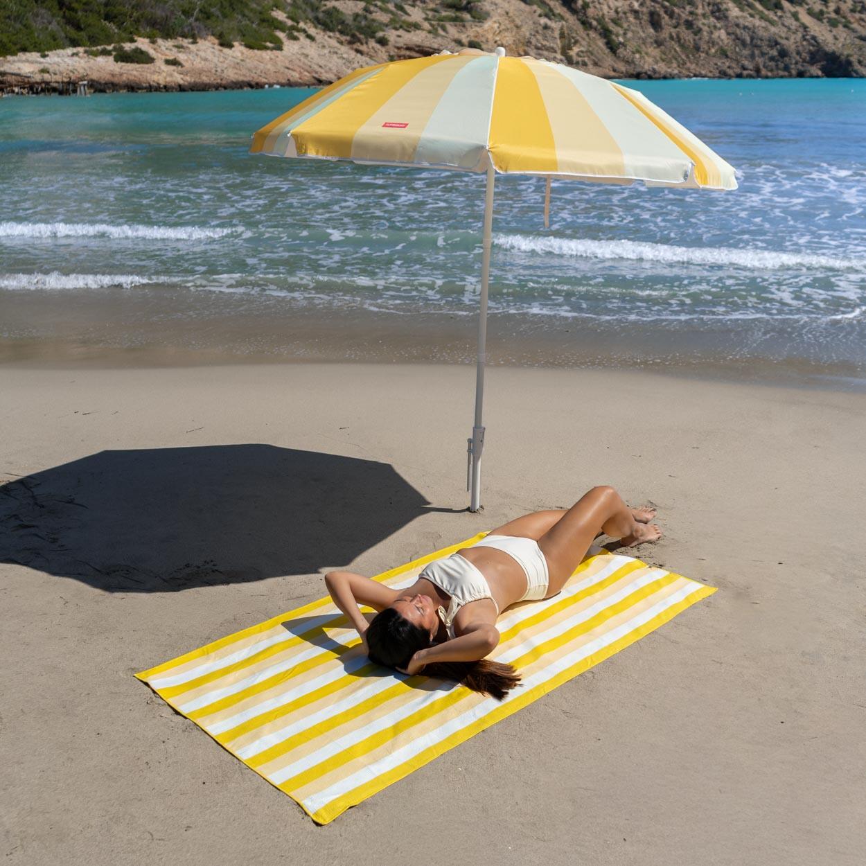 Flamingueo toalla playa microfibra con imanes amarillo 4/6