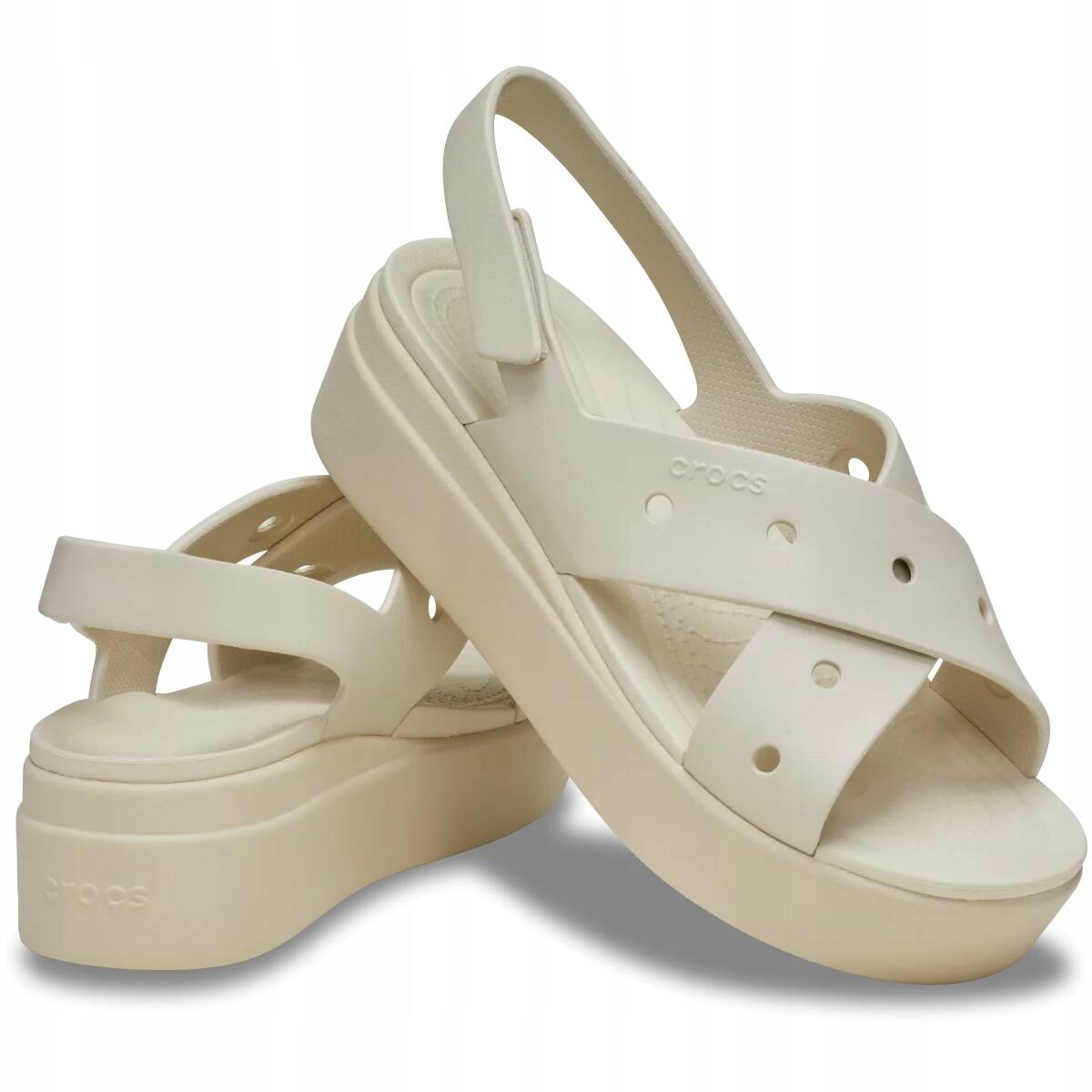 Sandały dla Kobiet Crocs Brooklyn 4U Cross Strap Sandal. 2/6