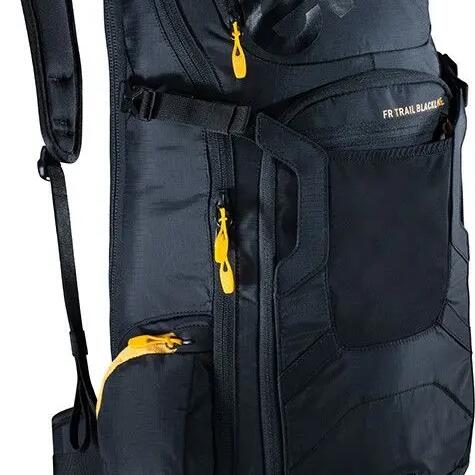 EVOC PROTECTOR BLACKLINE 20L Bag
