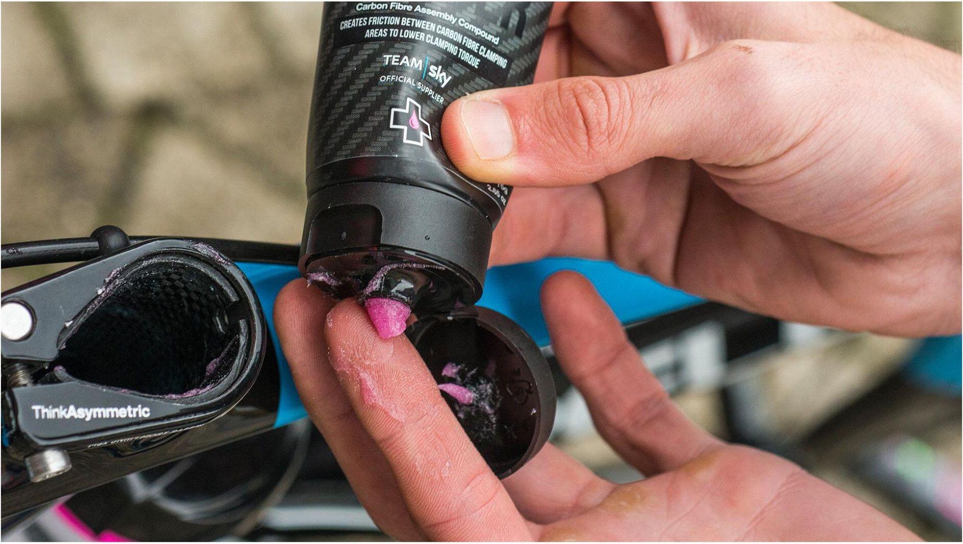 Muc-Off Carbon Greifer - SCHWARZ 4/4