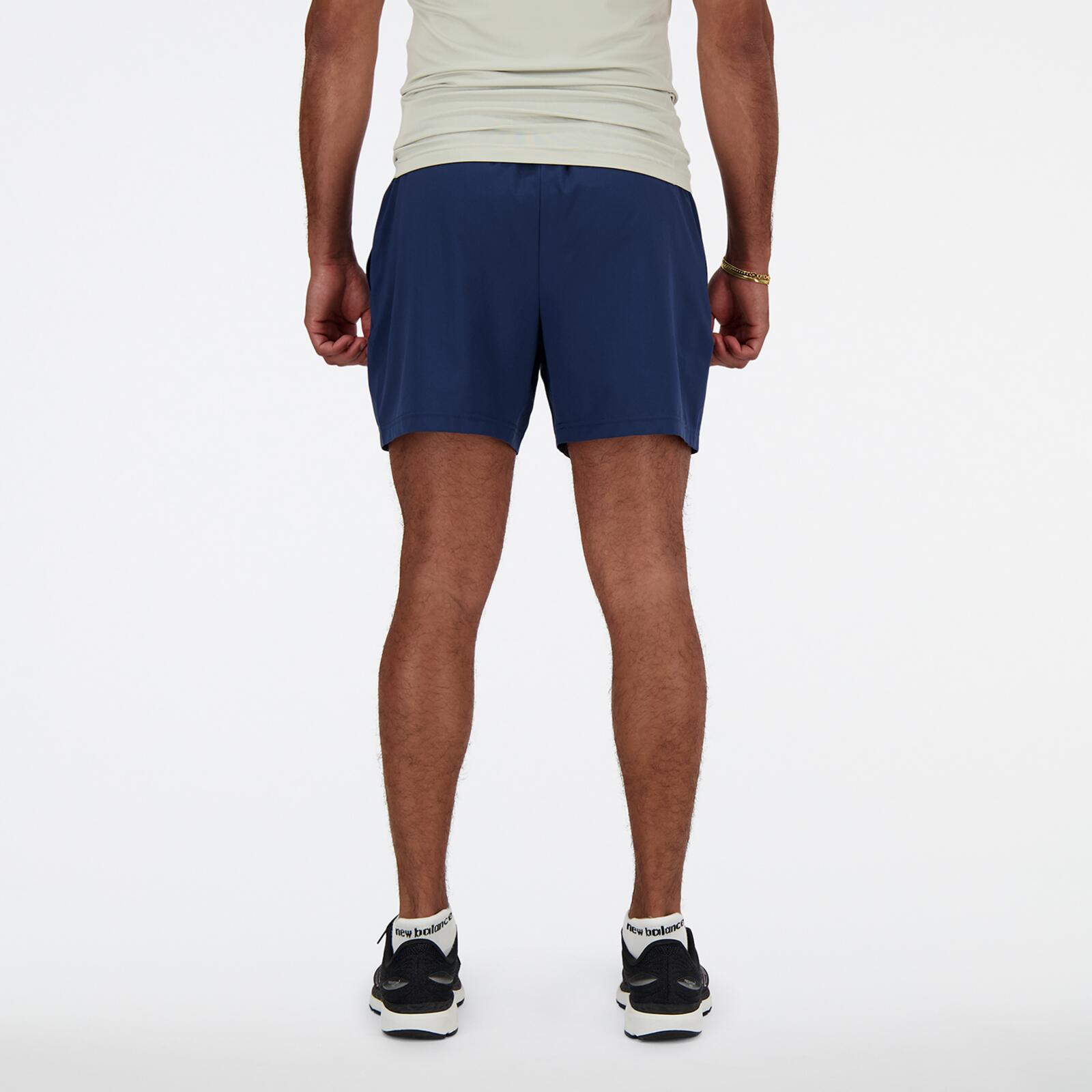 Bermuda e pantaloncini per uomo New Balance Essentials 5 Marina 5/6