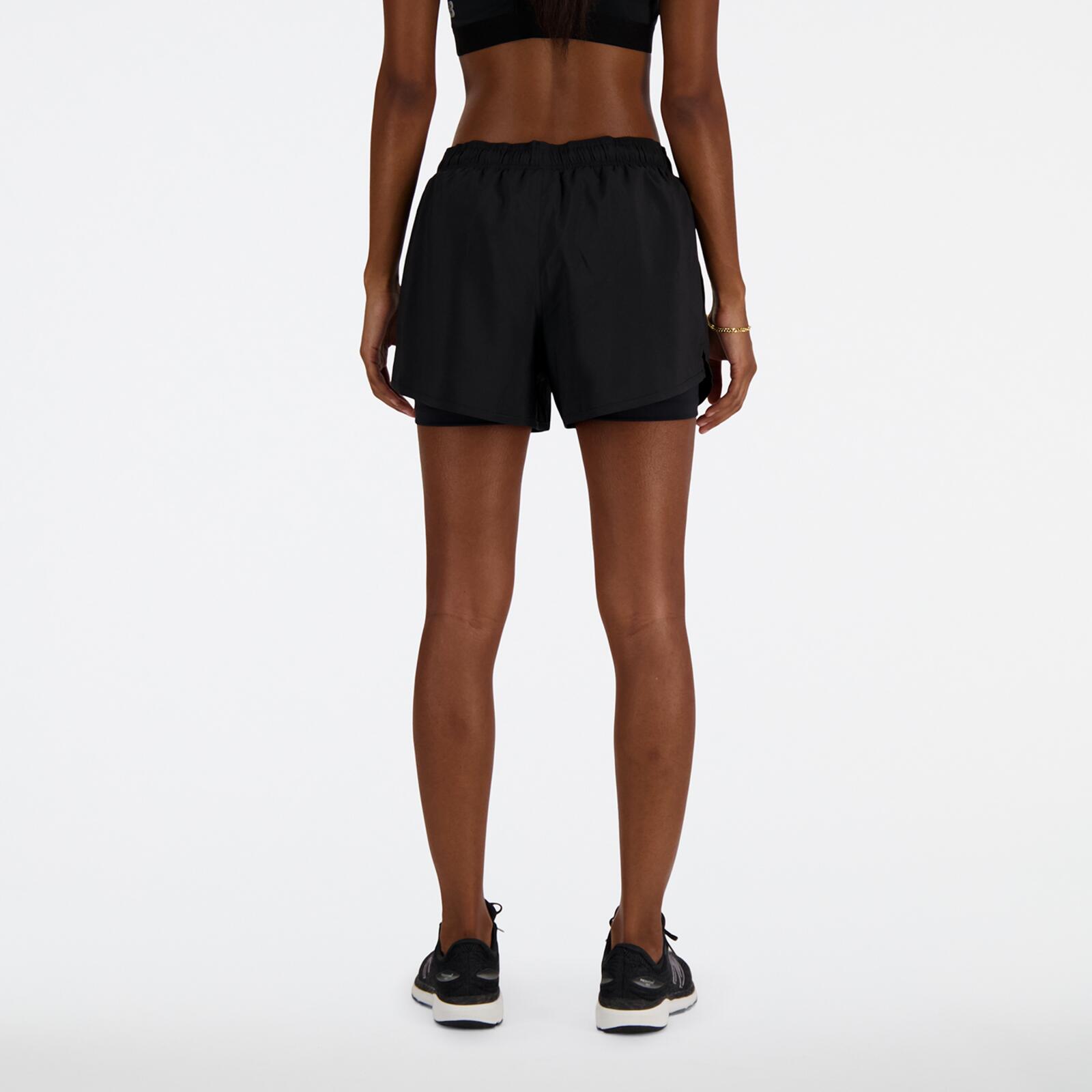 Pantaloncini New balance modello WS41225BK per donne 3/4