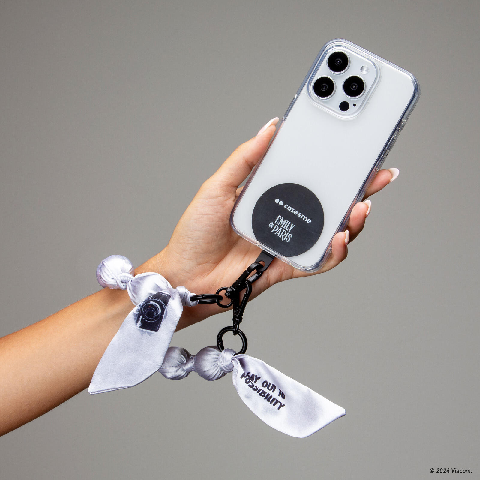 Bracelet pour smartphone sur le thème d'Emily in Paris 2/3
