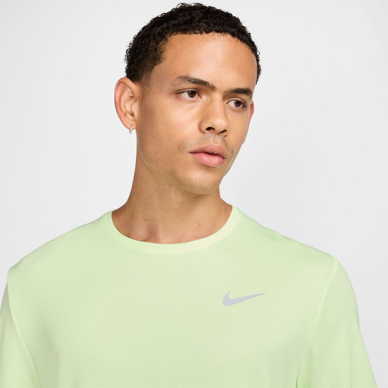 T-Shirt Running Nike Dri-Fit UV Miler Jaune Homme 3/6