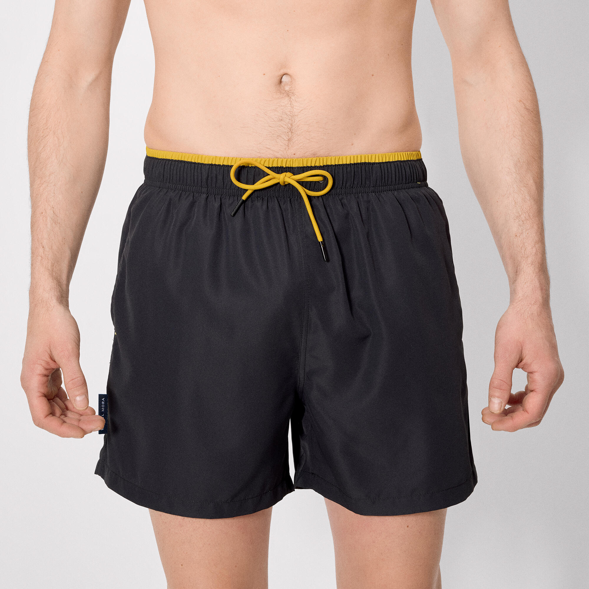 Bañador medio detalle cintura negro 1/4