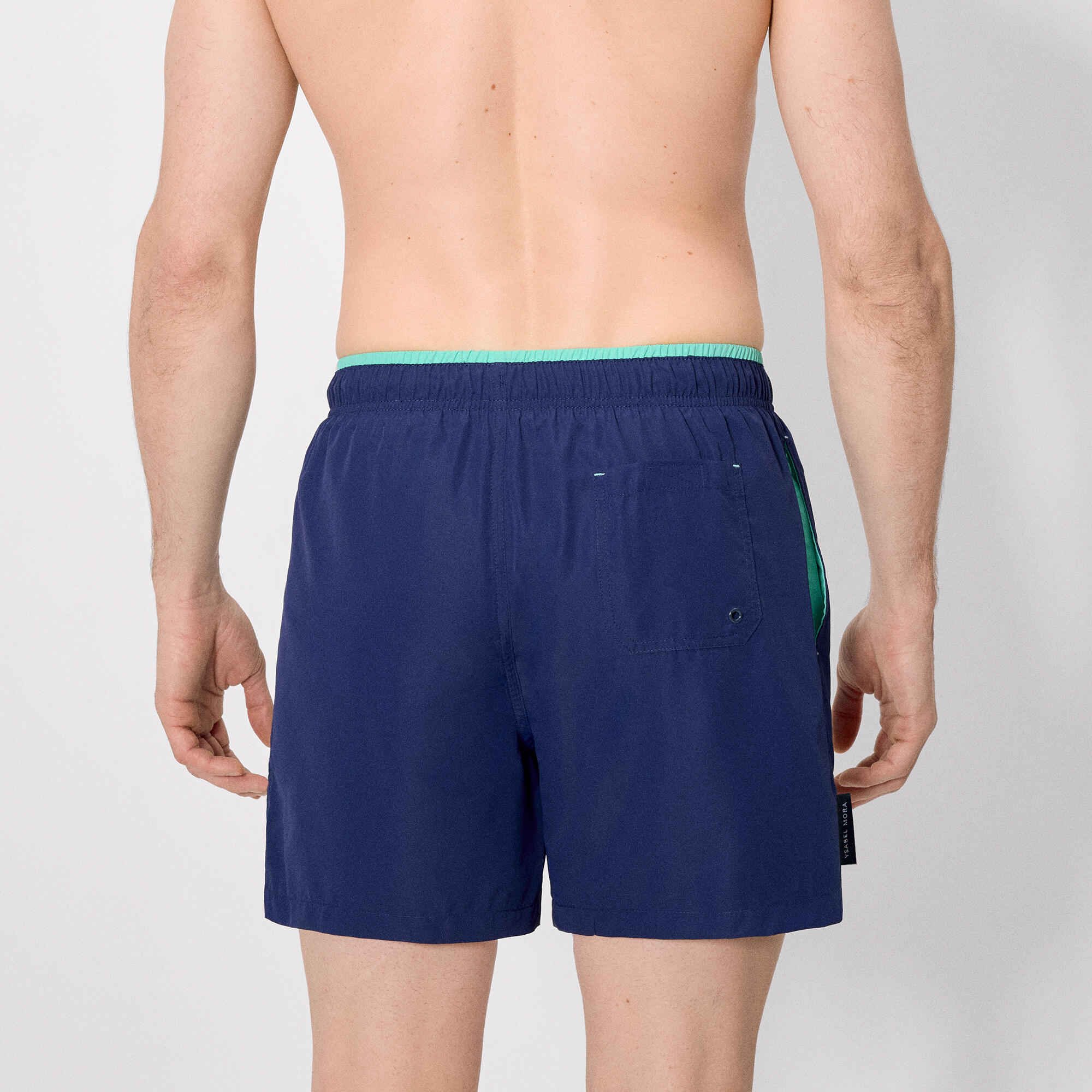 Maillot de bain bleu marine basique avec détail à la taille. 2/5