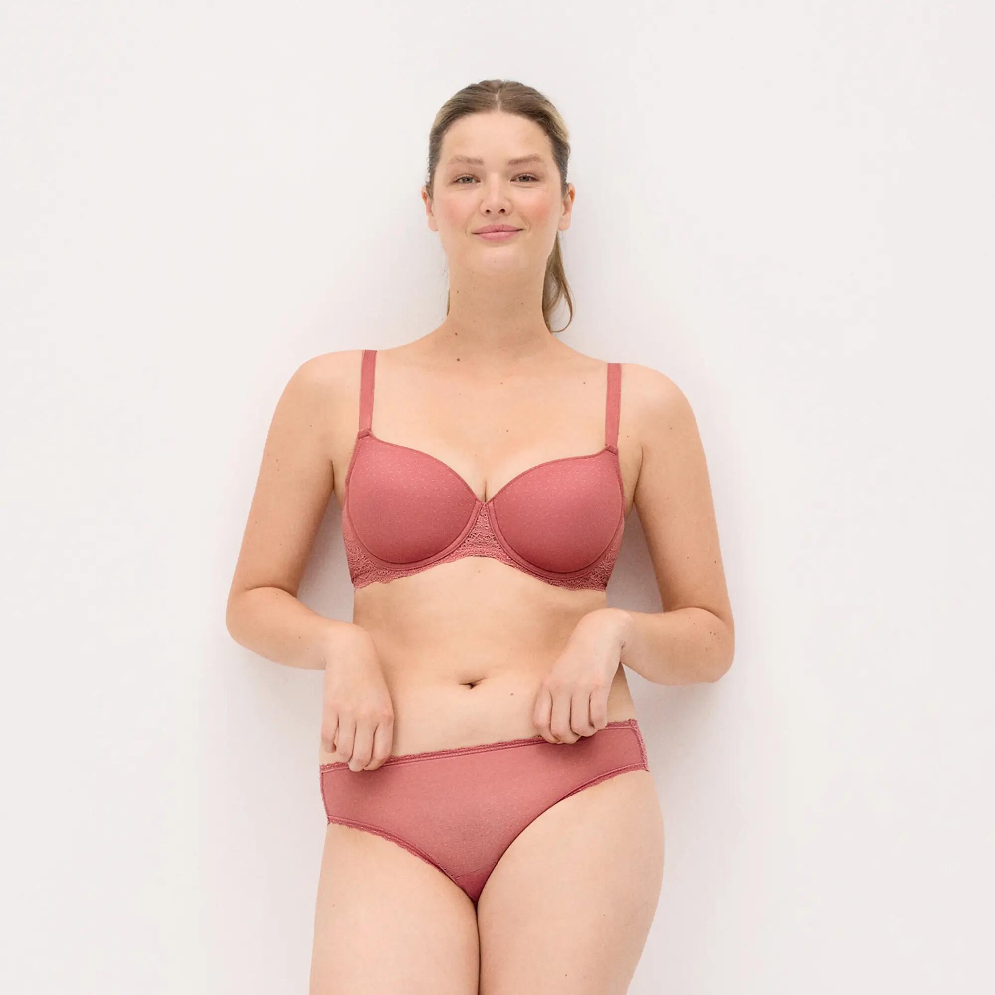 Pacote com 3 pares de meias básicas respiráveis ​​em cores escuras. 5/5