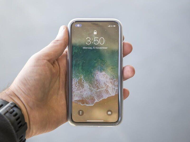 Poncho QUAD LOCK per iPhone 13 2/5