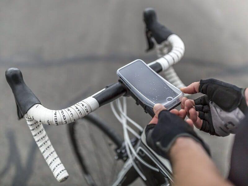 Poncho QUAD LOCK per iPhone 13 4/5