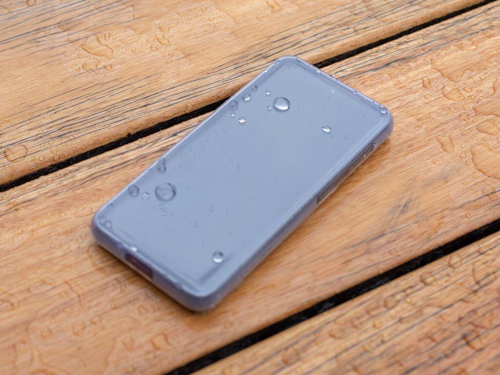 Poncho QUAD LOCK para Samsung Galaxy S20+ - protección impermeable 2/5