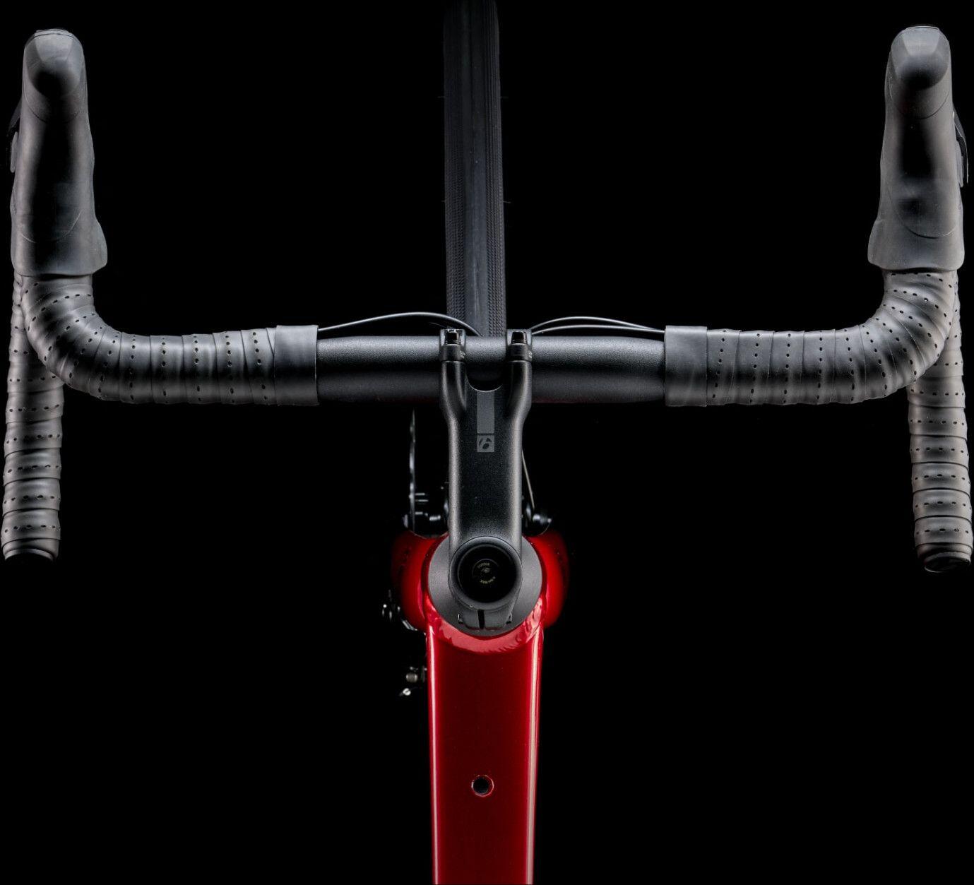 Trek Domane AL 2 Shimano Claris 8V 700mm Rood Racefiets Gen 4 6/7