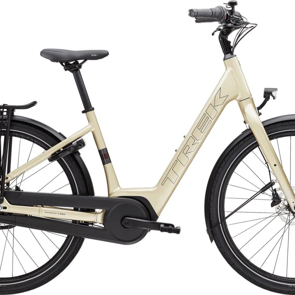 Trek District+ 1 Lowstep Electric City Bike Shimano Nexus 7S 400 Wh 700 mm Beige