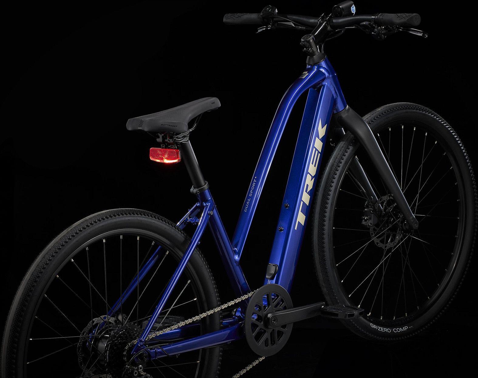 Trek Dual Sport+ 2 Stagger Bicicletta elettrica per il fitness Shimano Altus 9V 3/7
