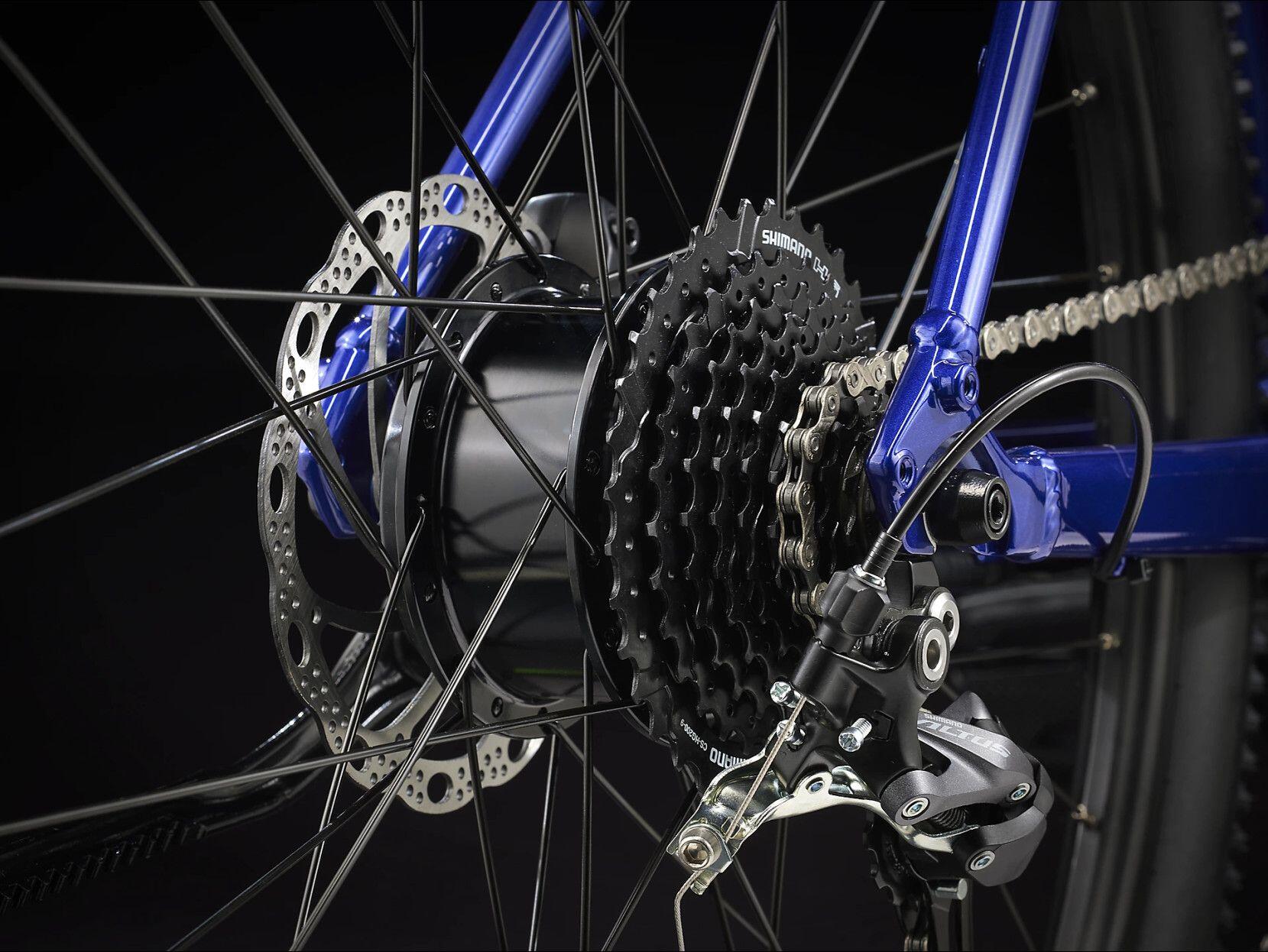 Trek Dual Sport+ 2 Stagger Bicicletta elettrica per il fitness Shimano Altus 9V 4/7