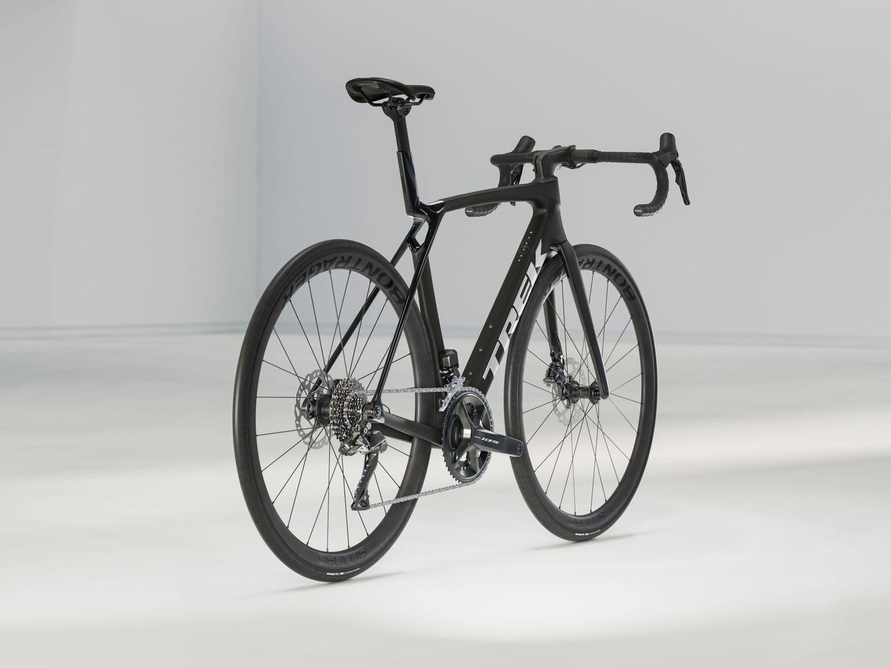 Trek Madone SL 6 racefiets met Shimano 105 Di2 12-speed, 700 mm, zwart, 8e gener 2/6
