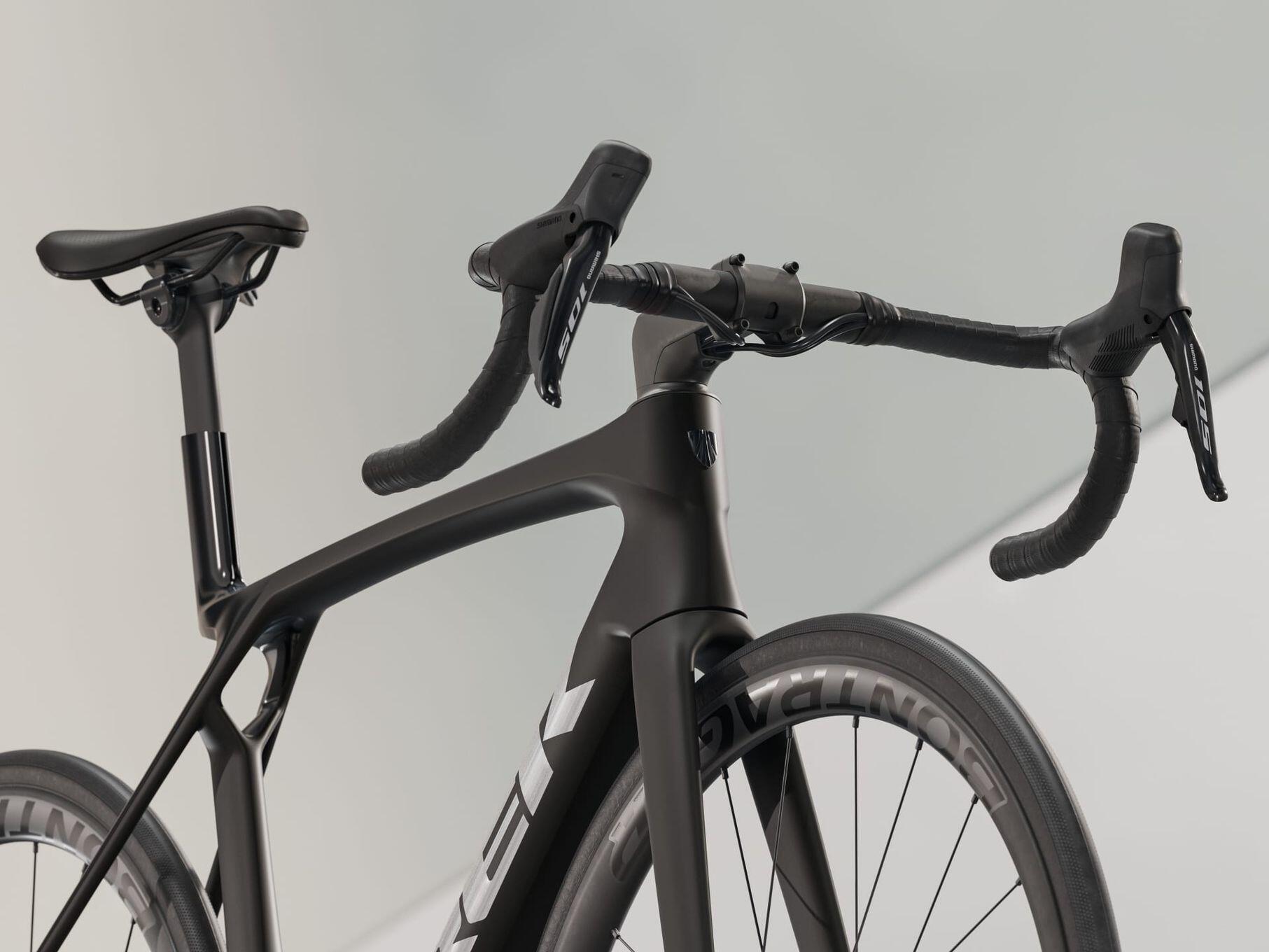 Trek Madone SL 6 racefiets met Shimano 105 Di2 12-speed, 700 mm, zwart, 8e gener 5/6