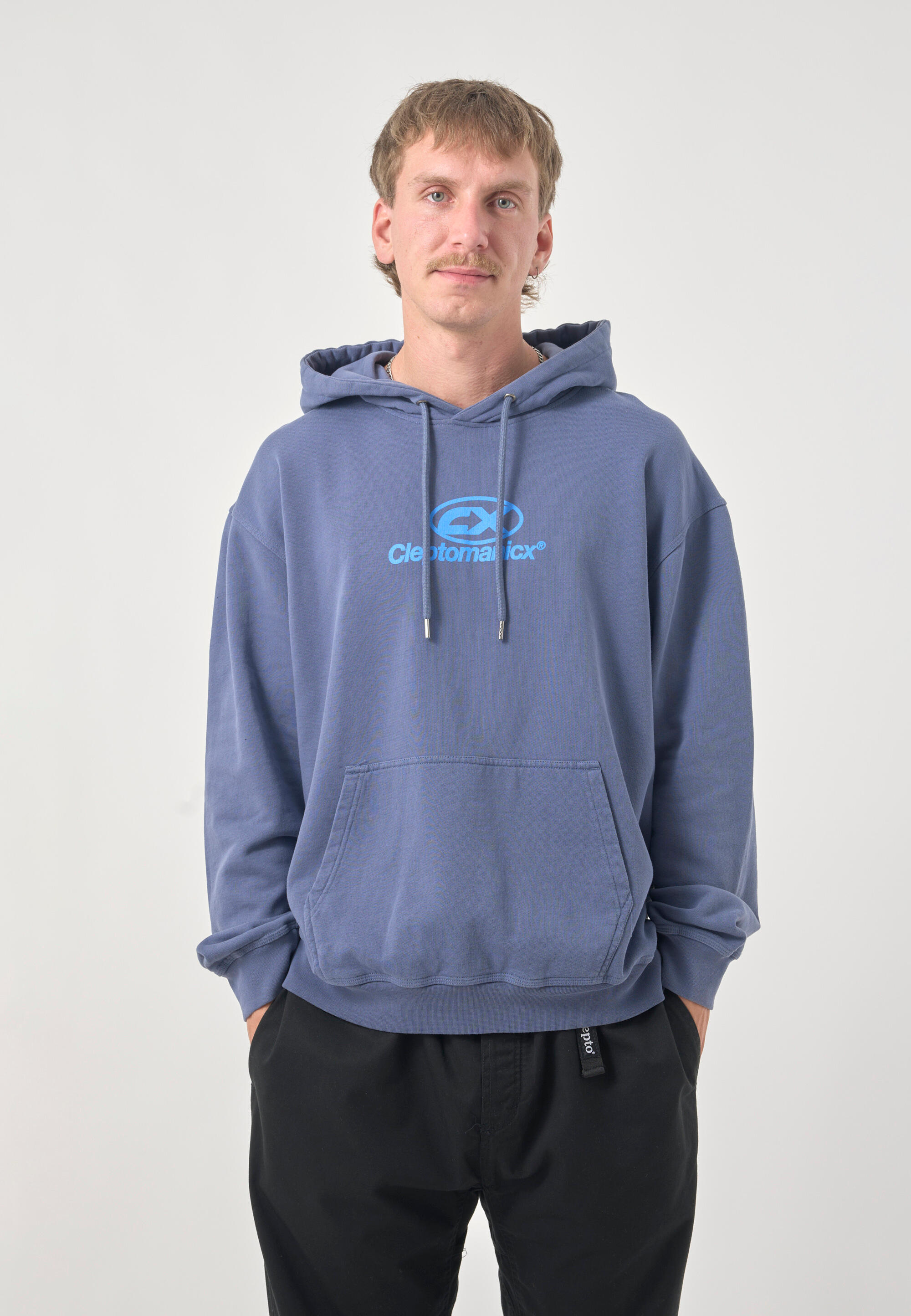 Sweater Classic Hooded Delivering 5/5