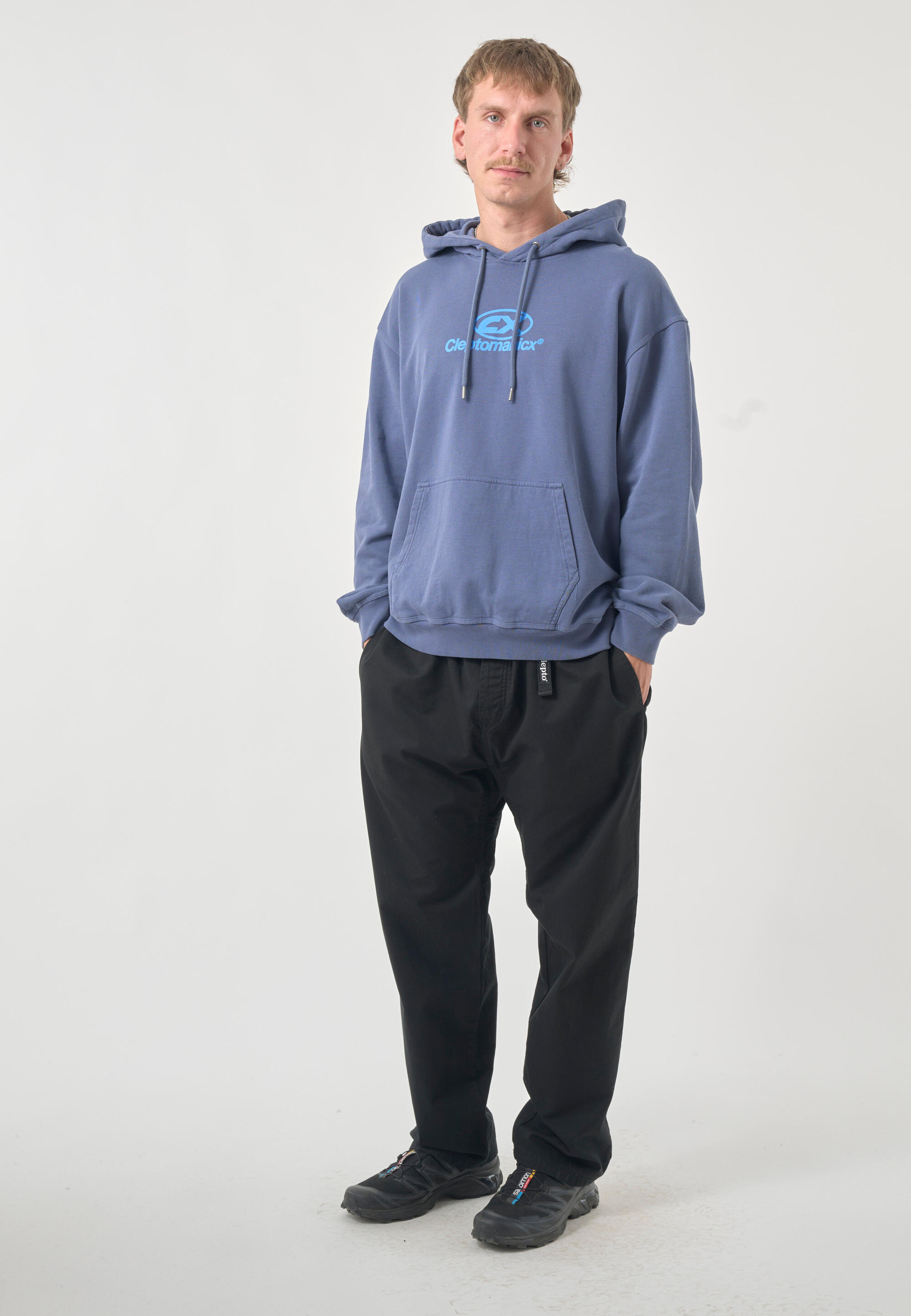 Sweater Classic Hooded Delivering 4/5