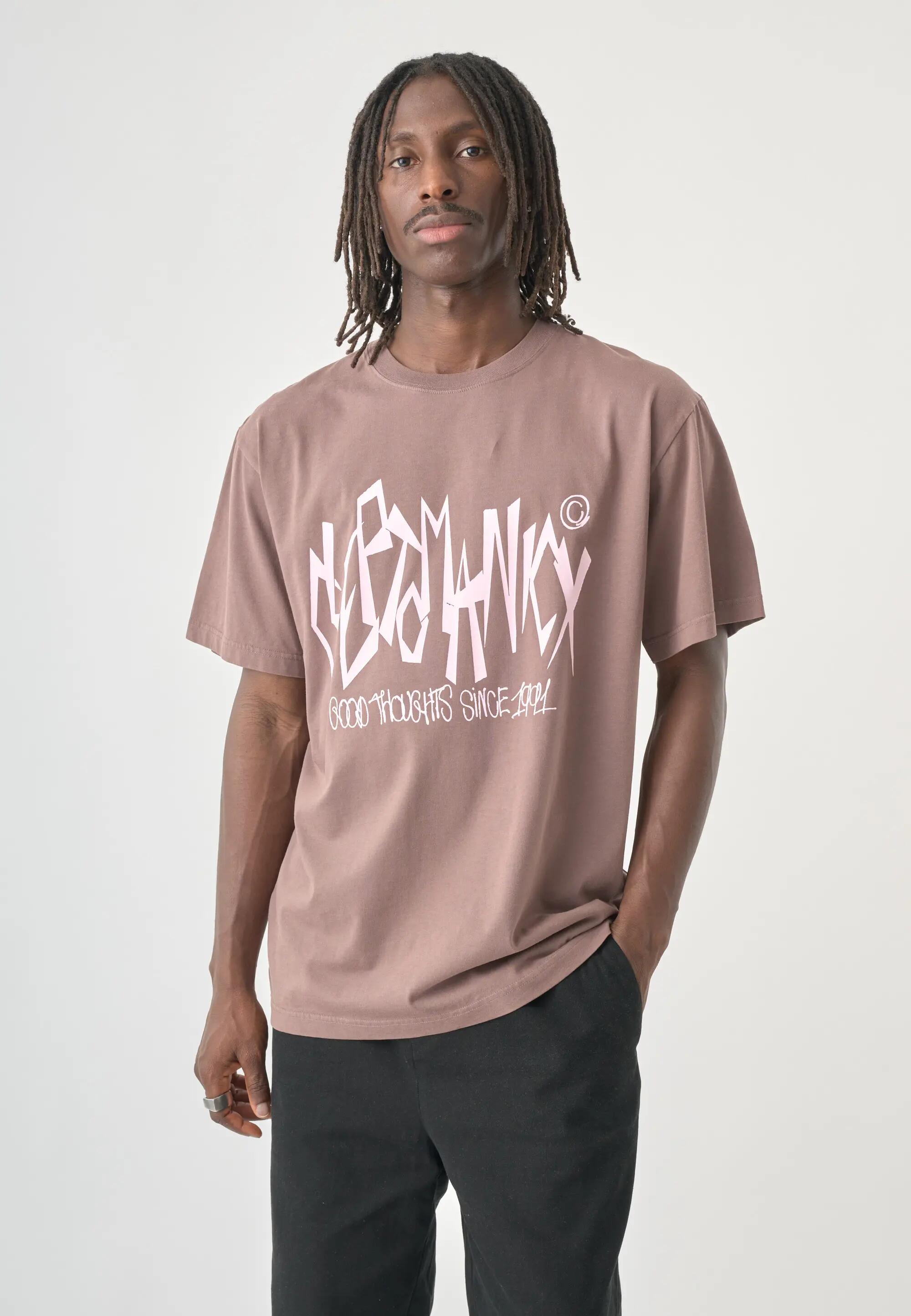 T-Shirt mit großem Frontprint 8/15
