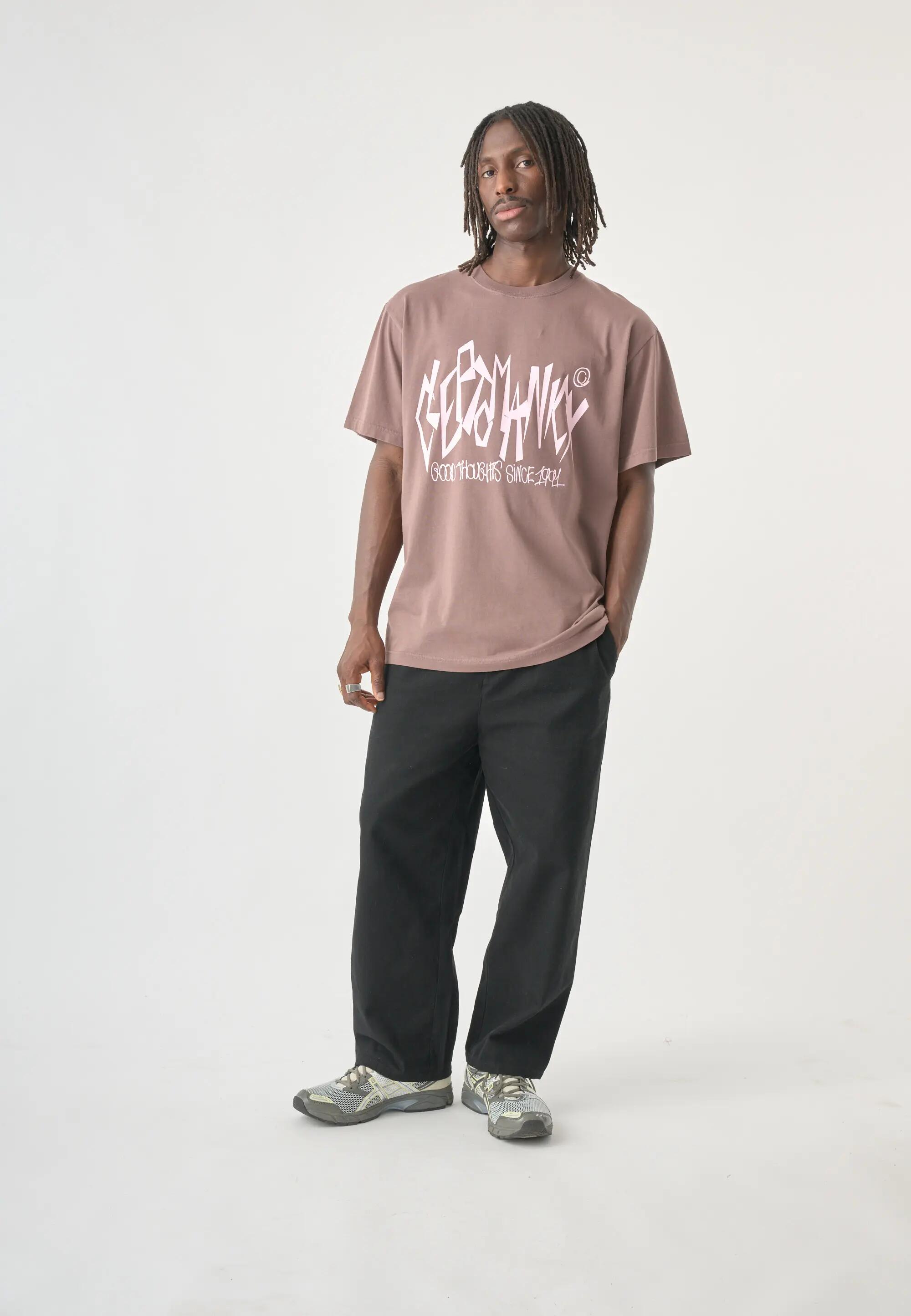 T-Shirt mit großem Frontprint 7/15