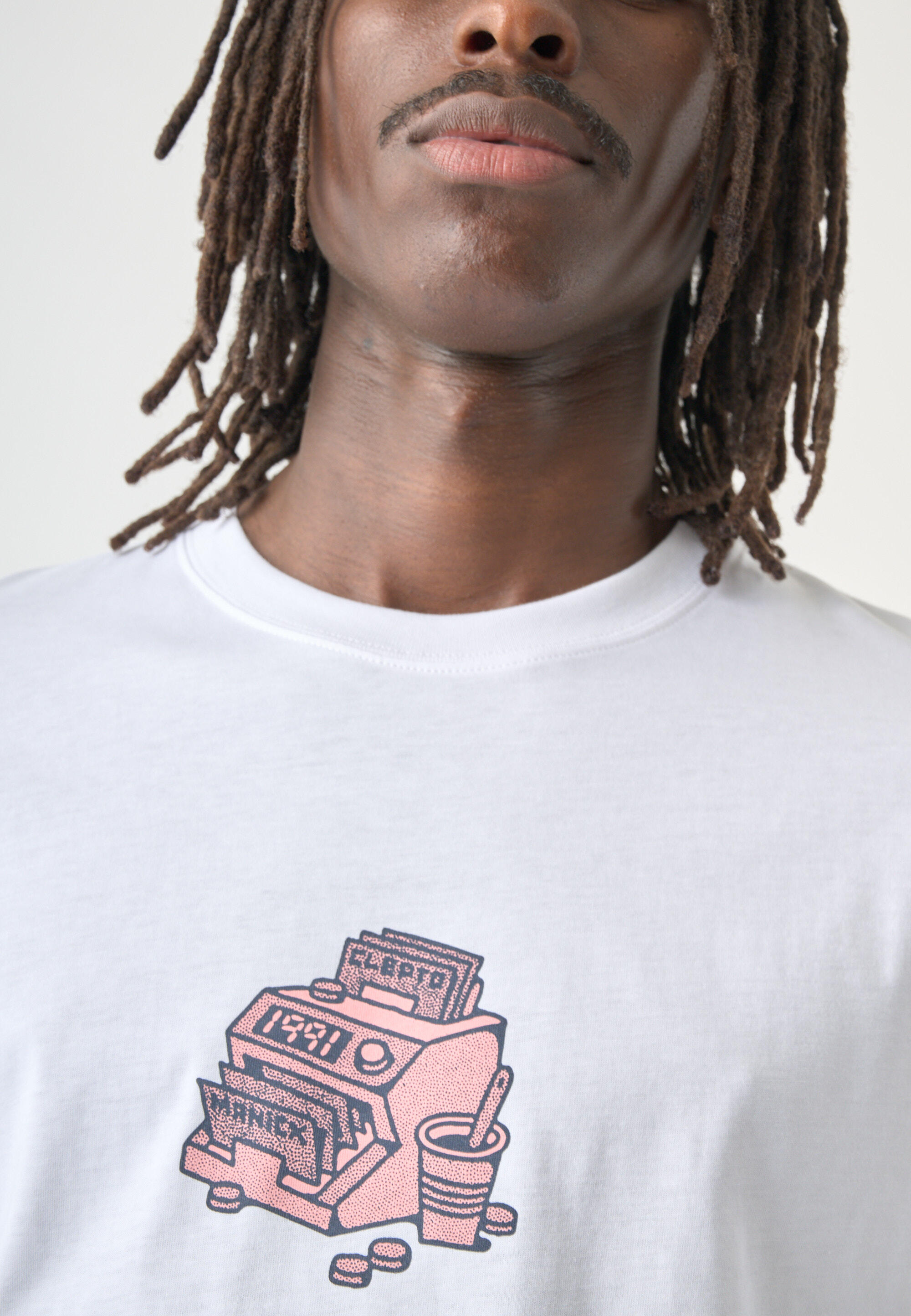 T-Shirt mit coolem Front- und Rückenprint 4/5