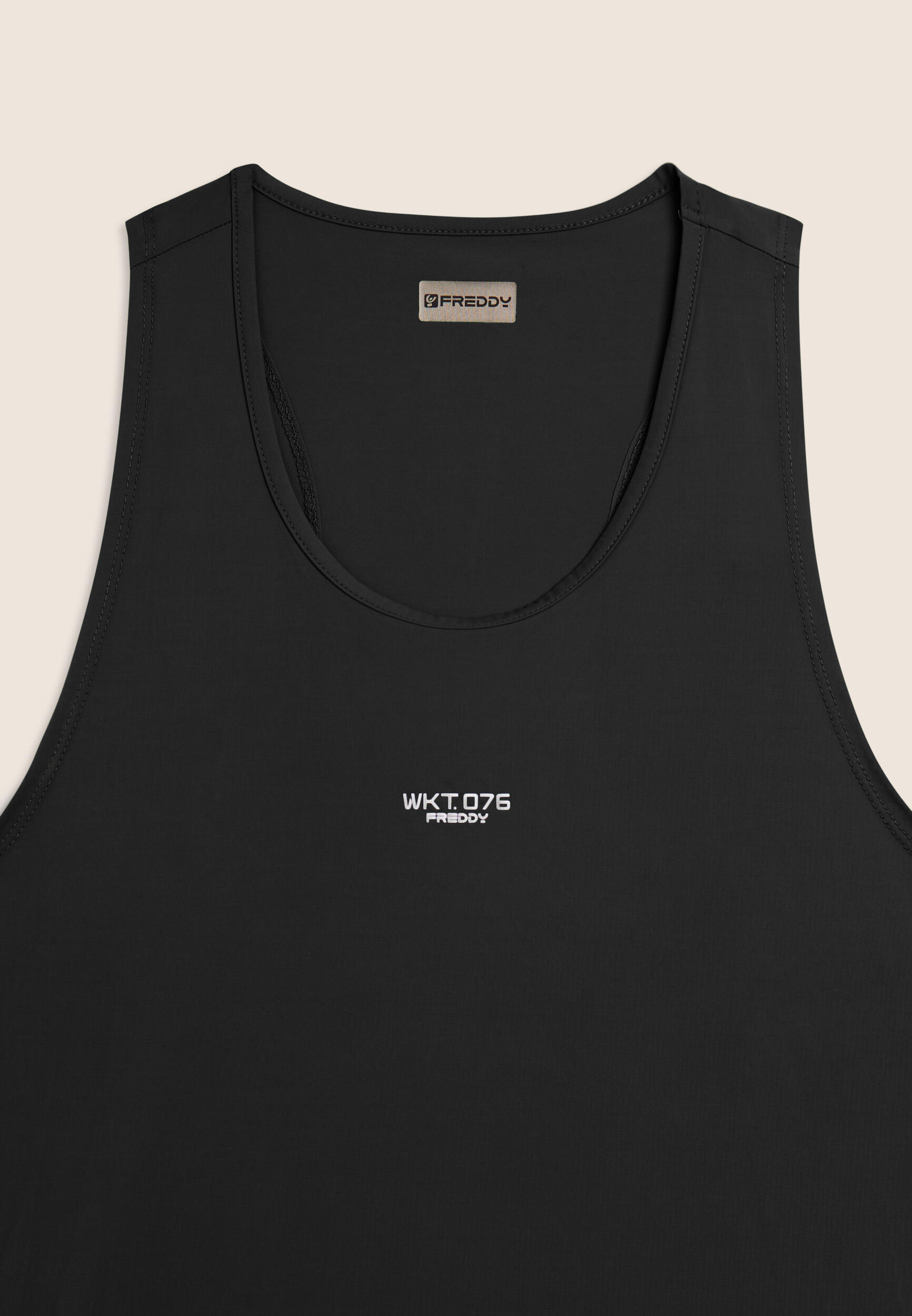 Camiseta sin mangas con espalda deportiva en tejido de secado rápido 3/3